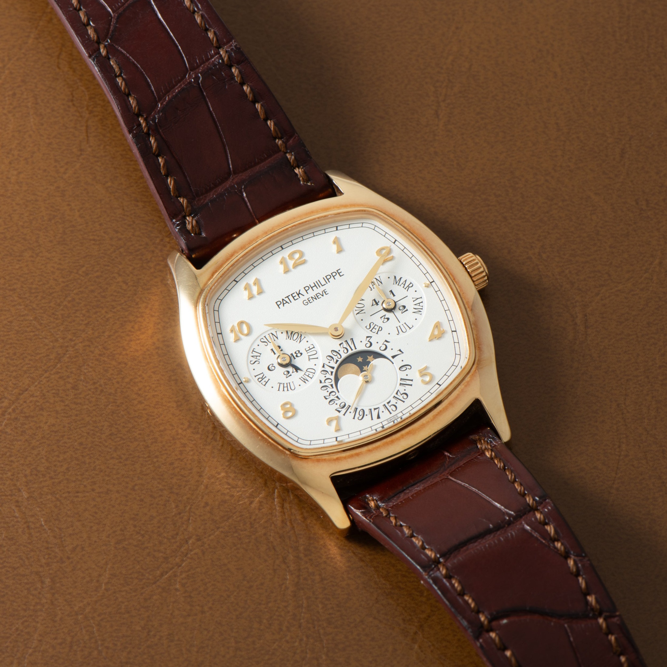 تصویر منبع؛ ساعت Patek Philippe Tonneau Perpetual Calendar مدل 5940J