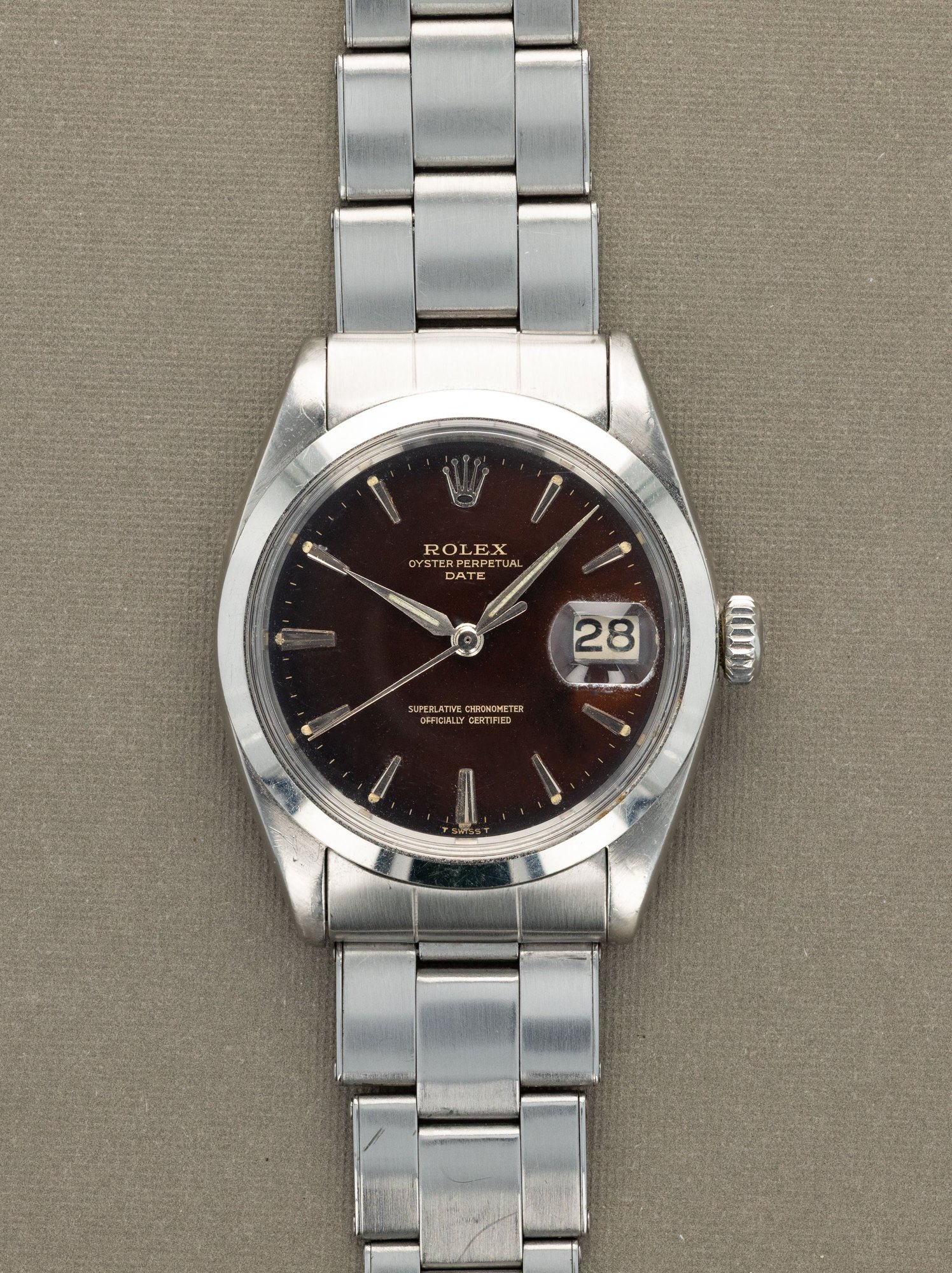 تصویر منبع؛ ساعت مچی رولکس Rolex Oyster Perpetual Date رفرنس 1500 با صفحه تروپیکال گیلت