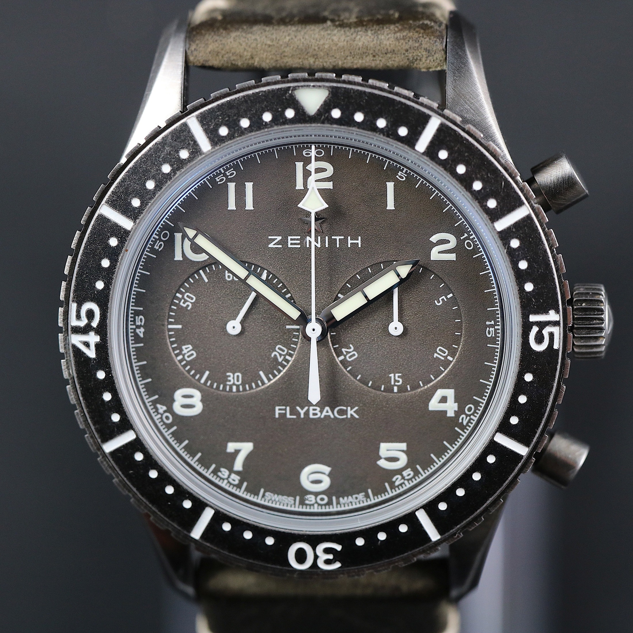 تصویر منبع؛ ساعت مچی Zenith Pilot Chronograph Type CP 2 – Flyback رفرنس 11.2240.405