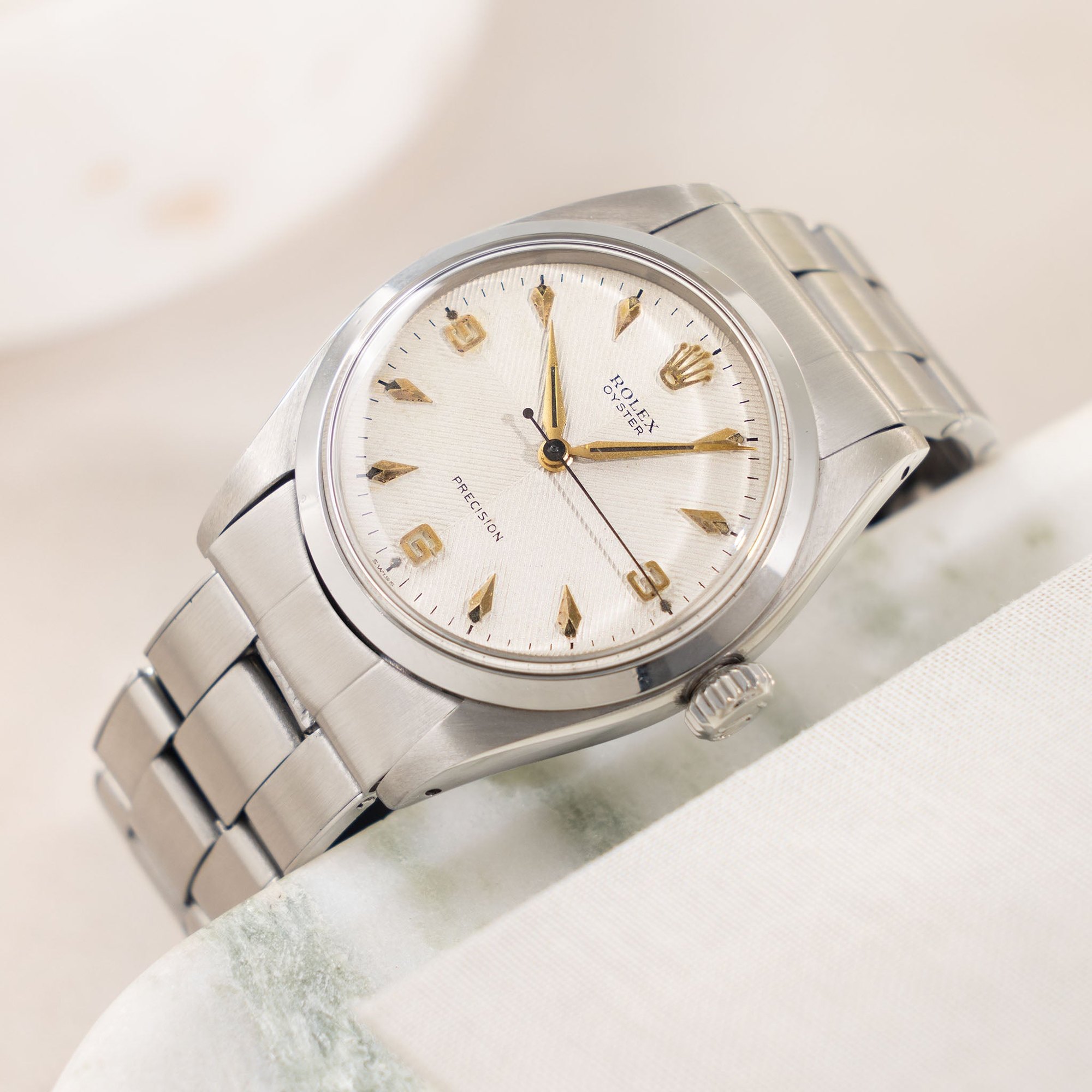 تصویر منبع؛ ساعت مچی Rolex Oyster Precision رفرنس 6422 با صفحه شورون