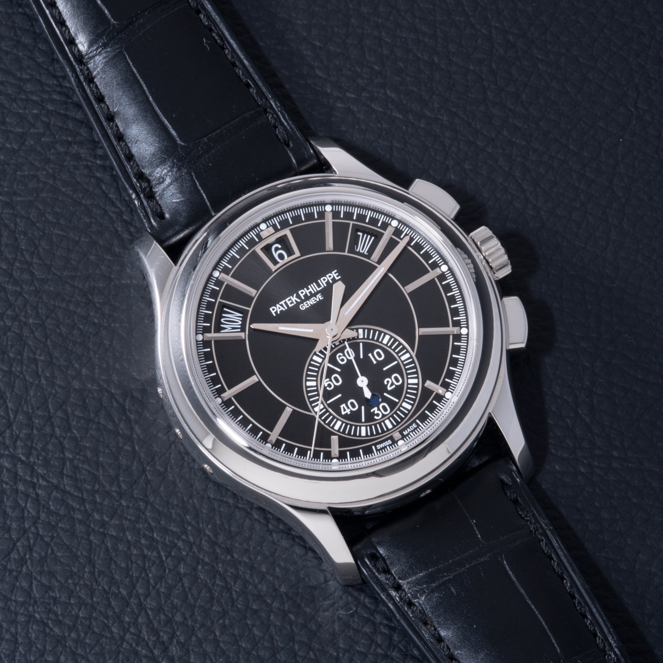تصویر منبع؛ ساعت Patek Philippe Annual Calendar Flyback Chronograph Ref. 5905P-010