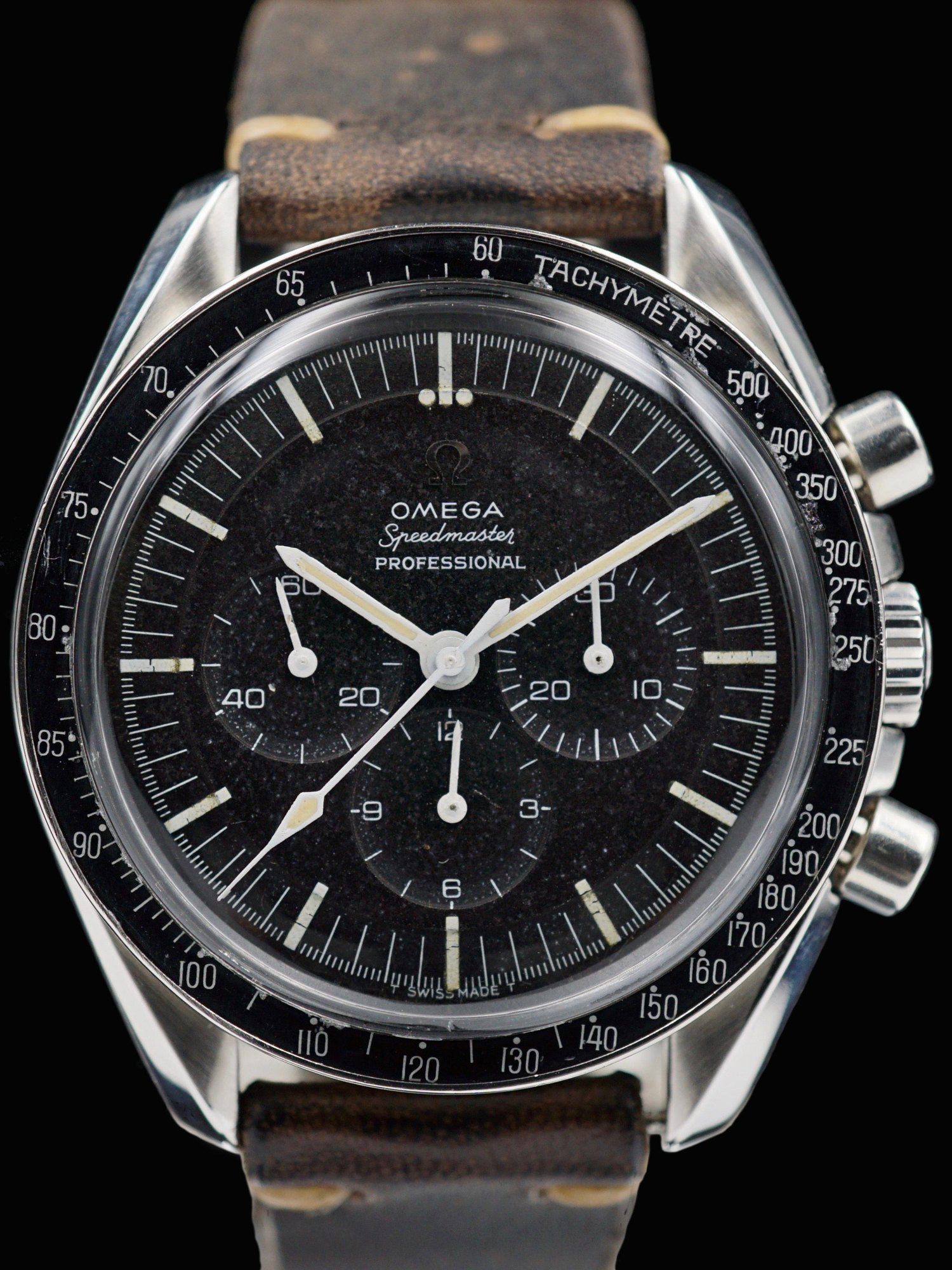 تصویر منبع؛ ساعت مچی OMEGA Speedmaster Professional «Pre-Moon» رفرنس 105.012 با کالیبر 321