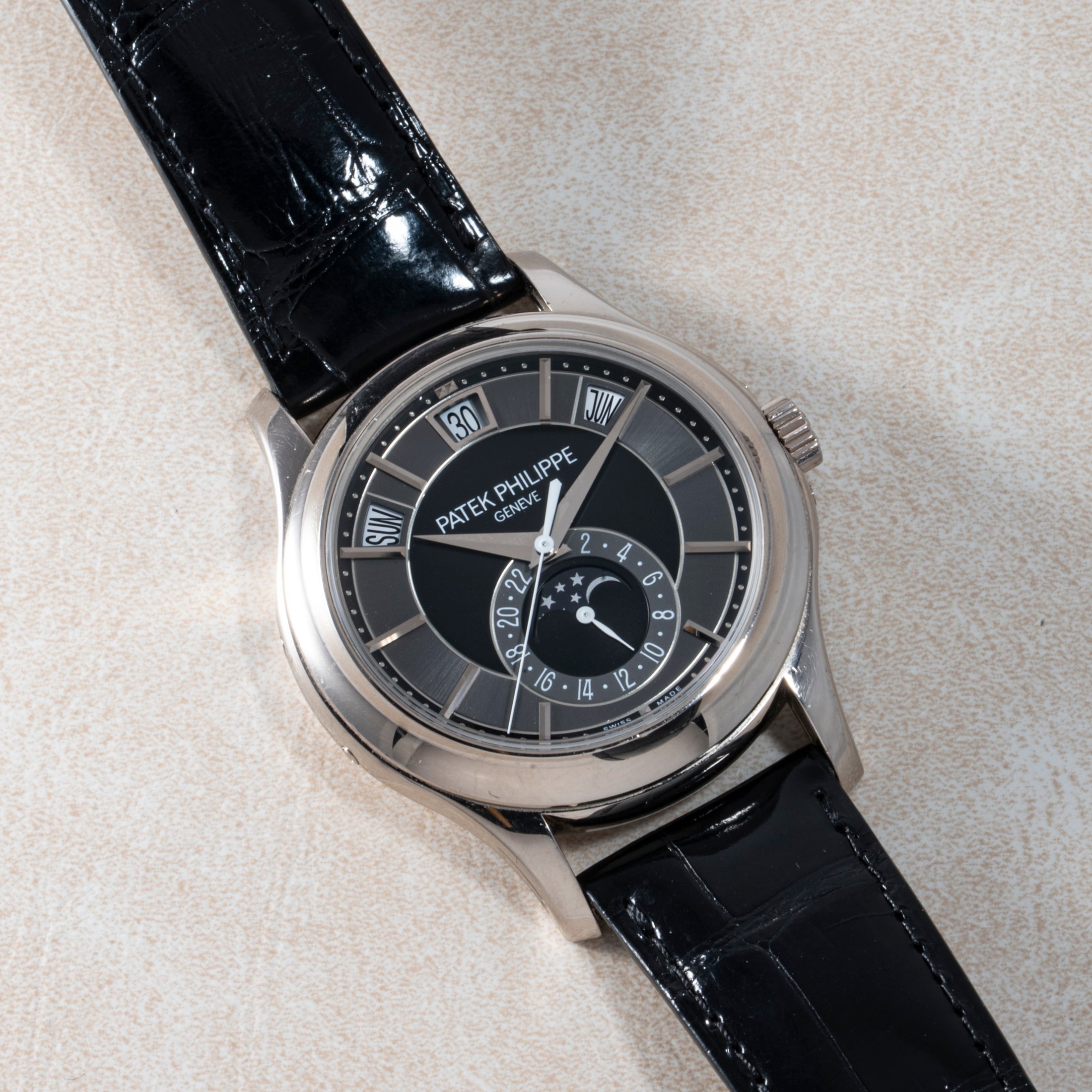 تصویر منبع؛ ساعت مچی Patek Philippe Annual Calendar