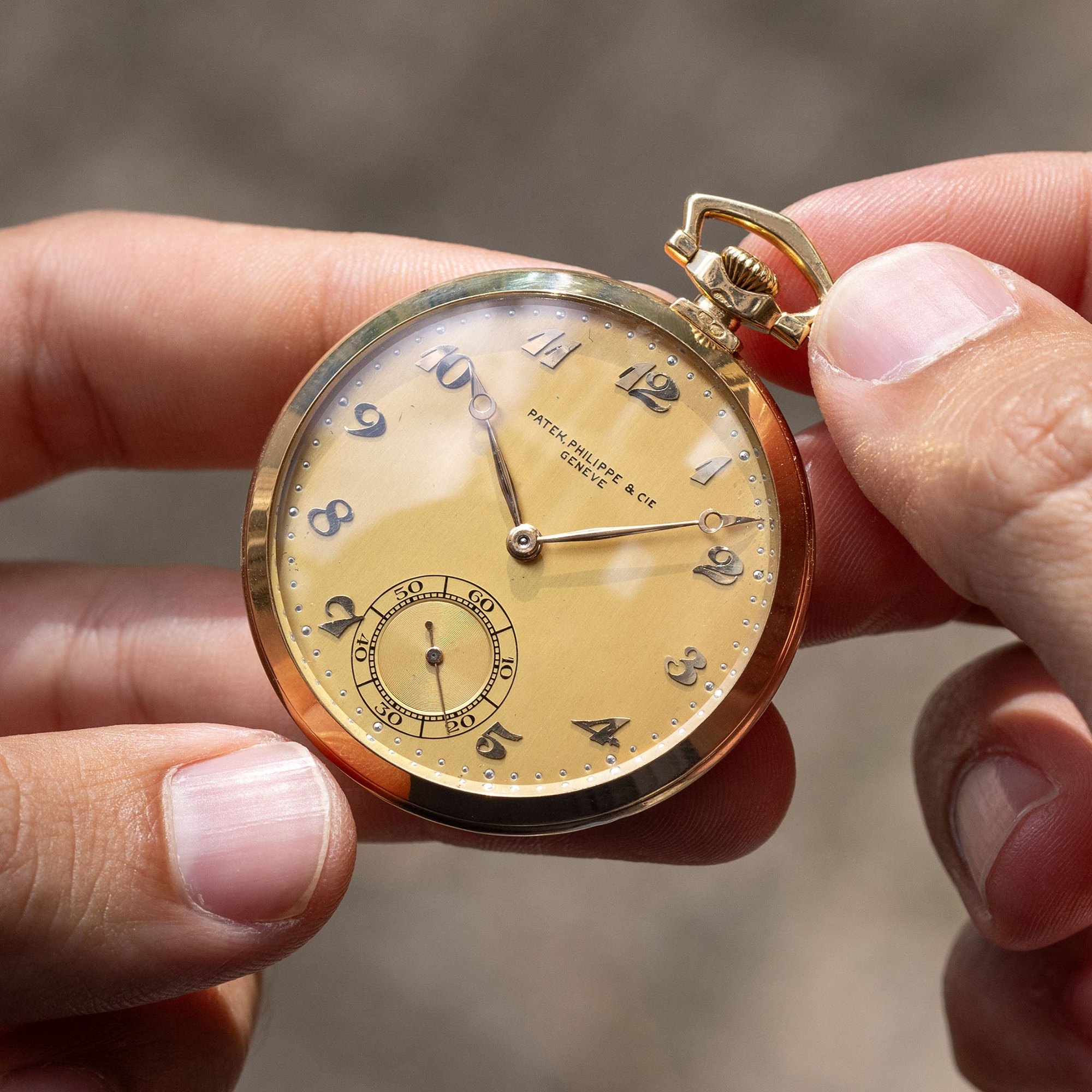 تصویر منبع؛ ساعت جیبی Patek Philippe با صفحه Doré و اعداد Breguet از طلای زرد ۱۸ عیار