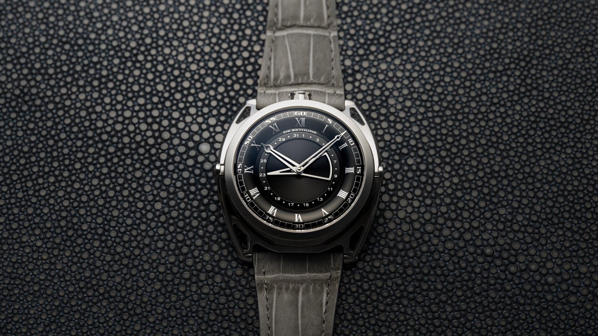 تصویر منبع؛ ساعت مچی De Bethune مدل Titan Hawk V1 رفرنس DB27S8