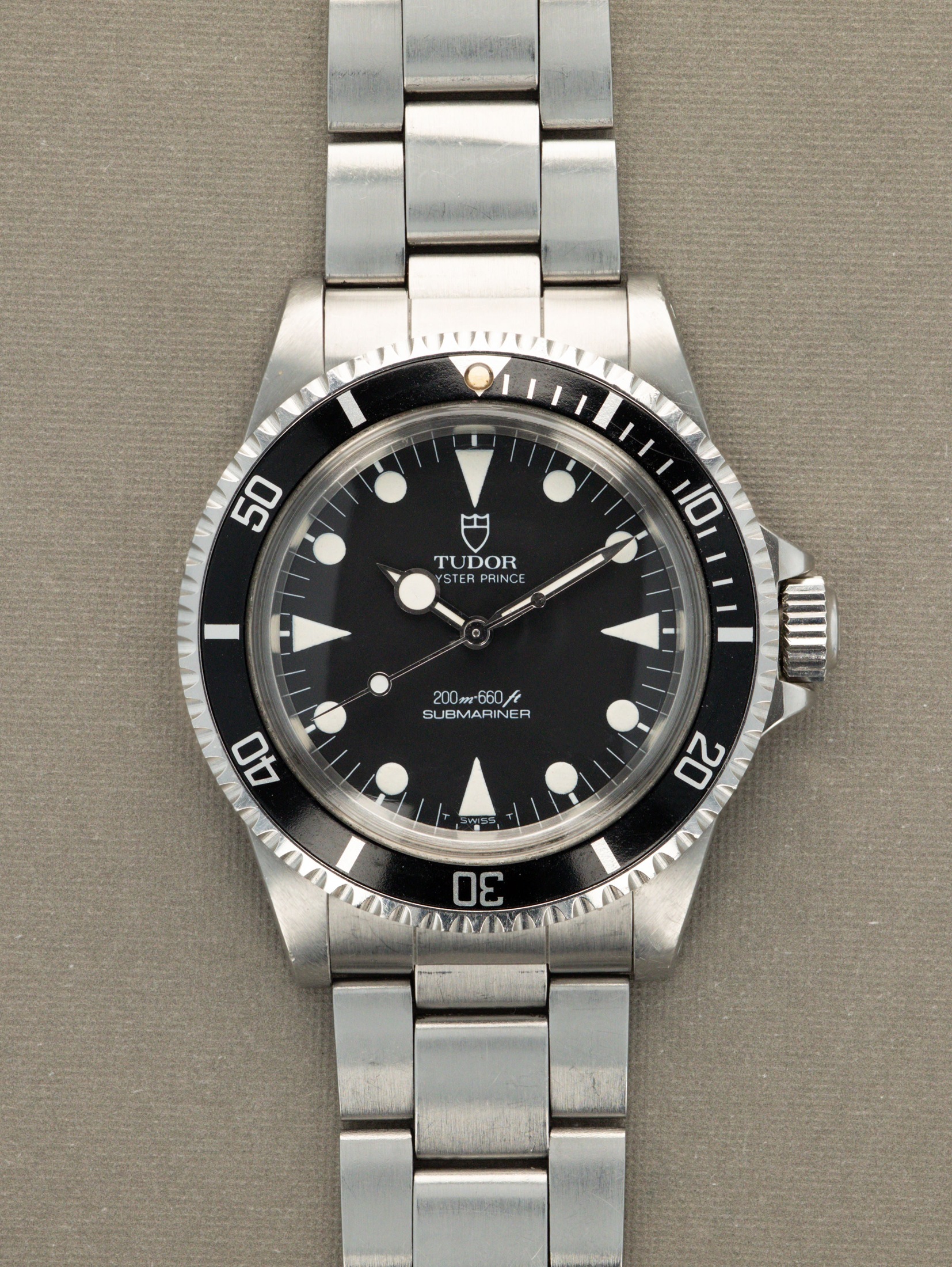 تصویر منبع؛ ساعت مچی Tudor Submariner رفرنس 94010 با لقب Lollipop و تاریخچه نظامی