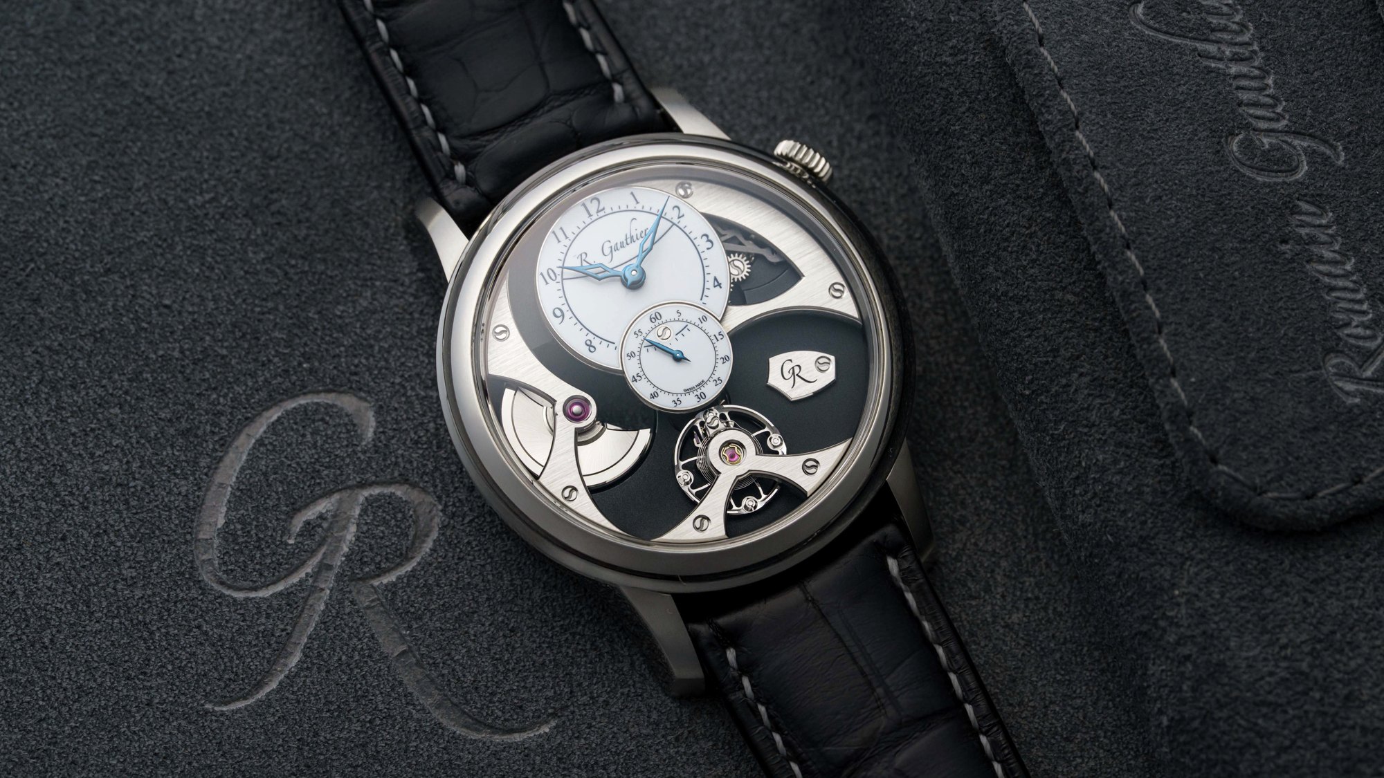 تصویر منبع؛ ساعت مچی Romain Gauthier مدل Insight Micro-Rotor از تیتانیوم طبیعی نسخه محدود