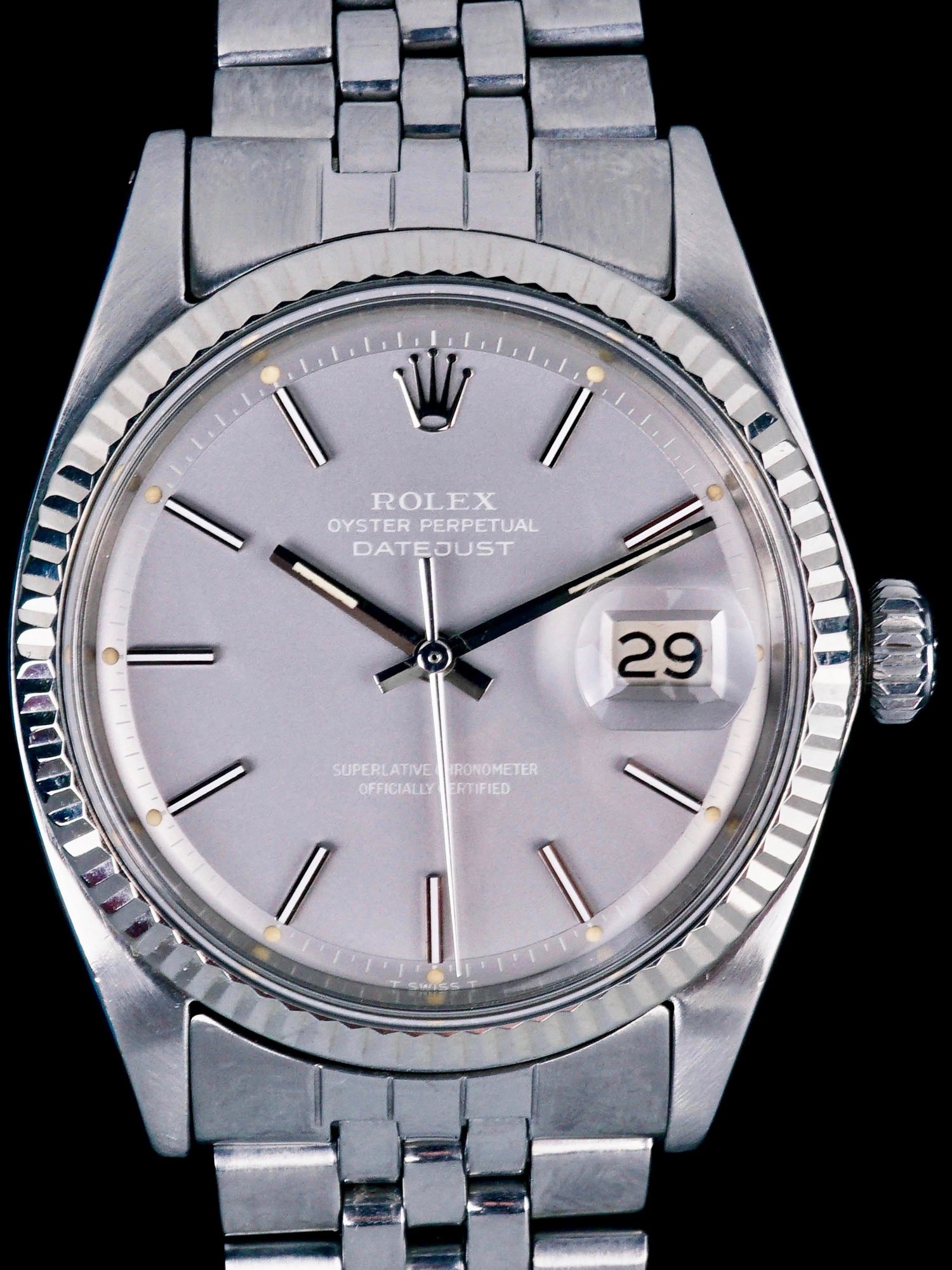 تصویر منبع؛ ساعت مچی Rolex Datejust رفرنس 1601 با صفحه خاکستری مدل ۱۹۶۷