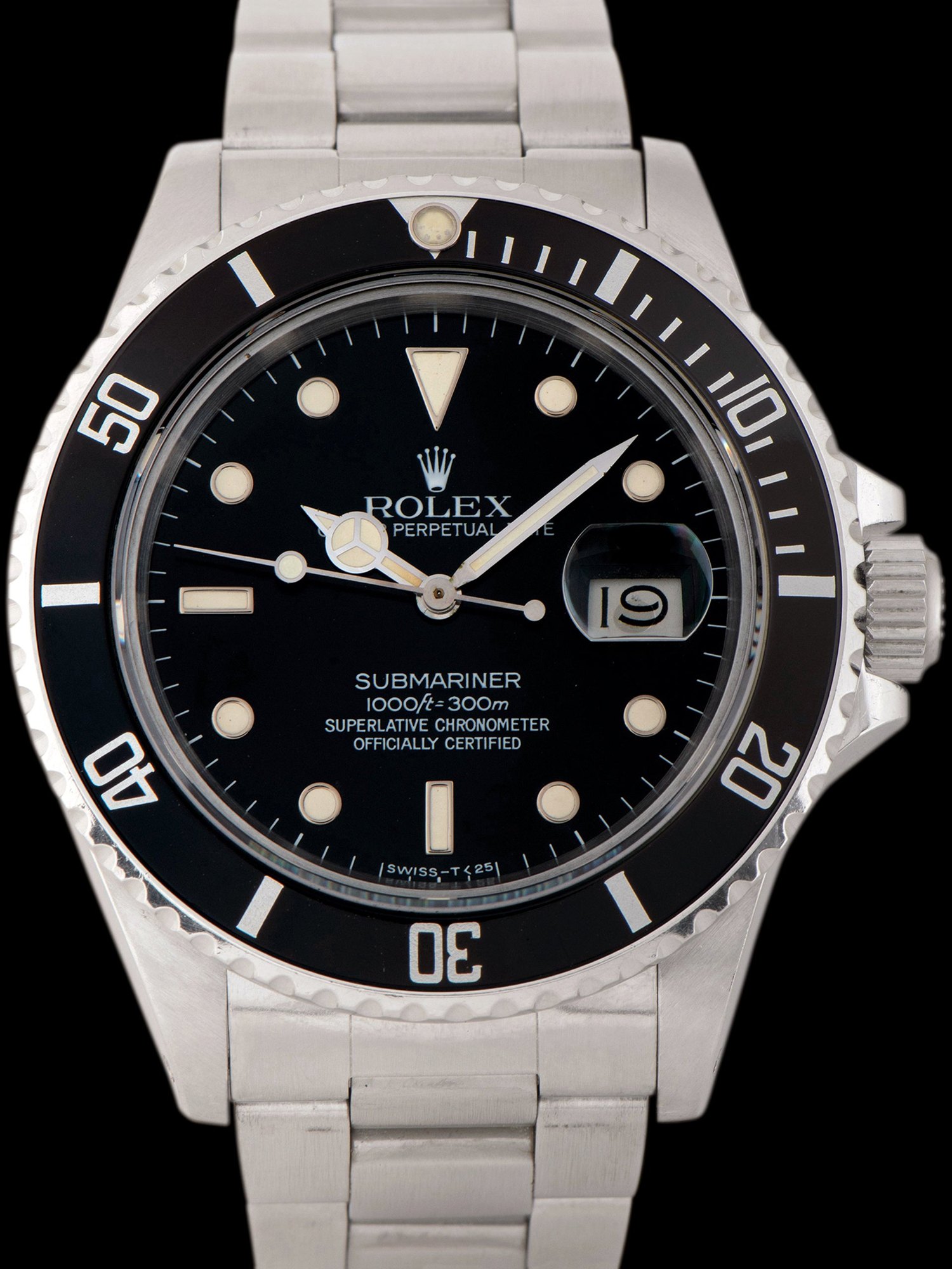 تصویر منبع؛ ساعت مچی Rolex Submariner رفرنس 16800 مدل 1985 با جعبه و مدارک