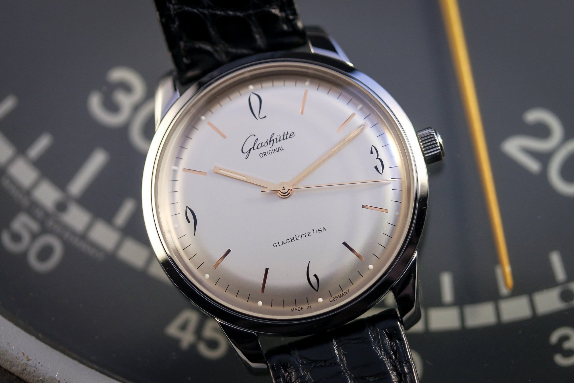 تصویر منبع؛ ساعت مچی Glashütte Original مدل Senator Sixties