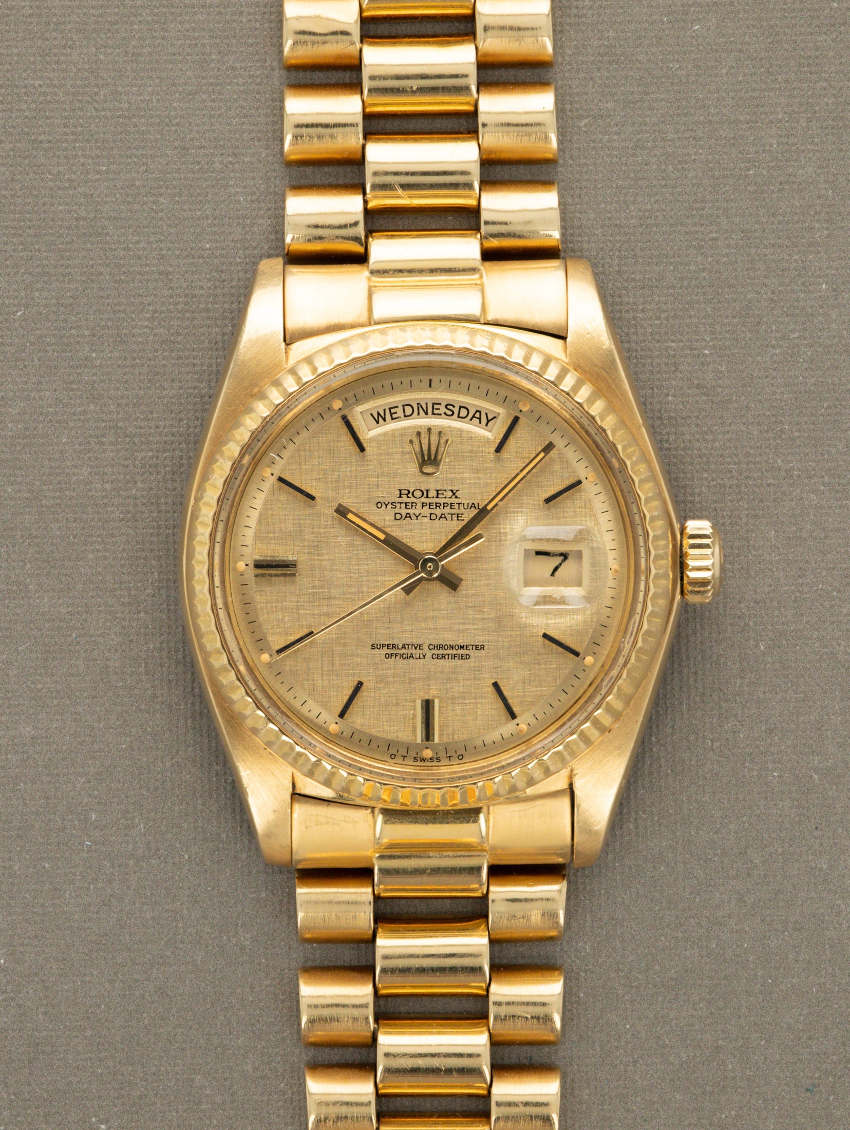 تصویر منبع؛ ساعت مچی Rolex Day-Date رفرنس 1803 با صفحه Champagne Linen Sigma