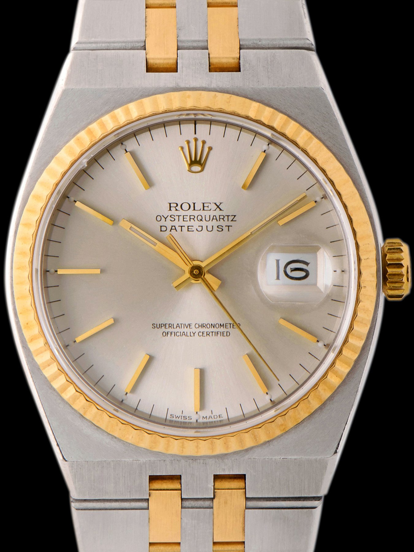 تصویر منبع؛ ساعت مچی دورنگ Rolex Oysterquartz Datejust رفرنس 17013B صفحه نقرهای، سال ۲۰۰۰، با جعبه و مدارک