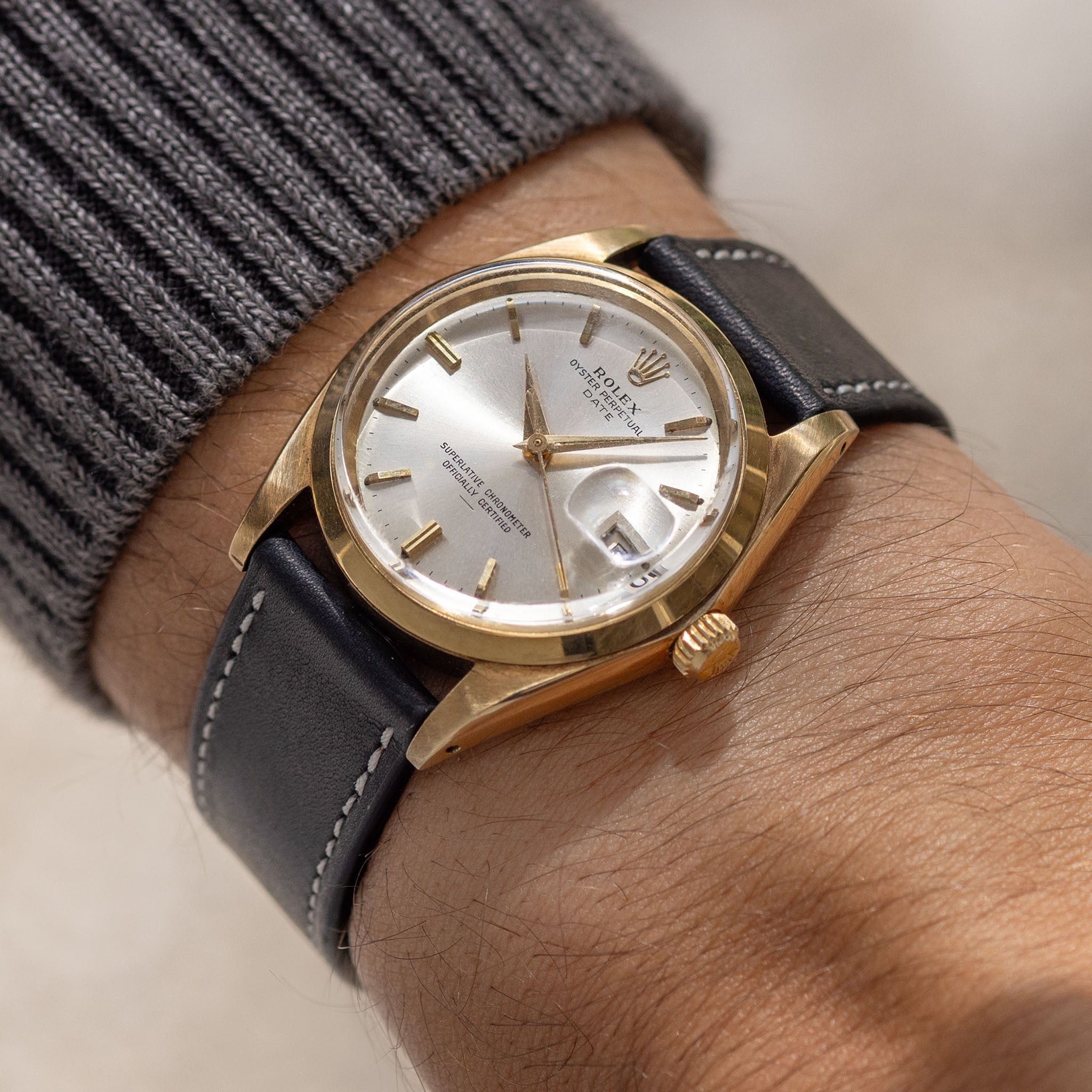 ساعت مچی رولکس Rolex Oyster Perpetual Date رفرنس 1500 طلای ۱۴ عیار با صفحه Underline، حدود ۱۹۶۳