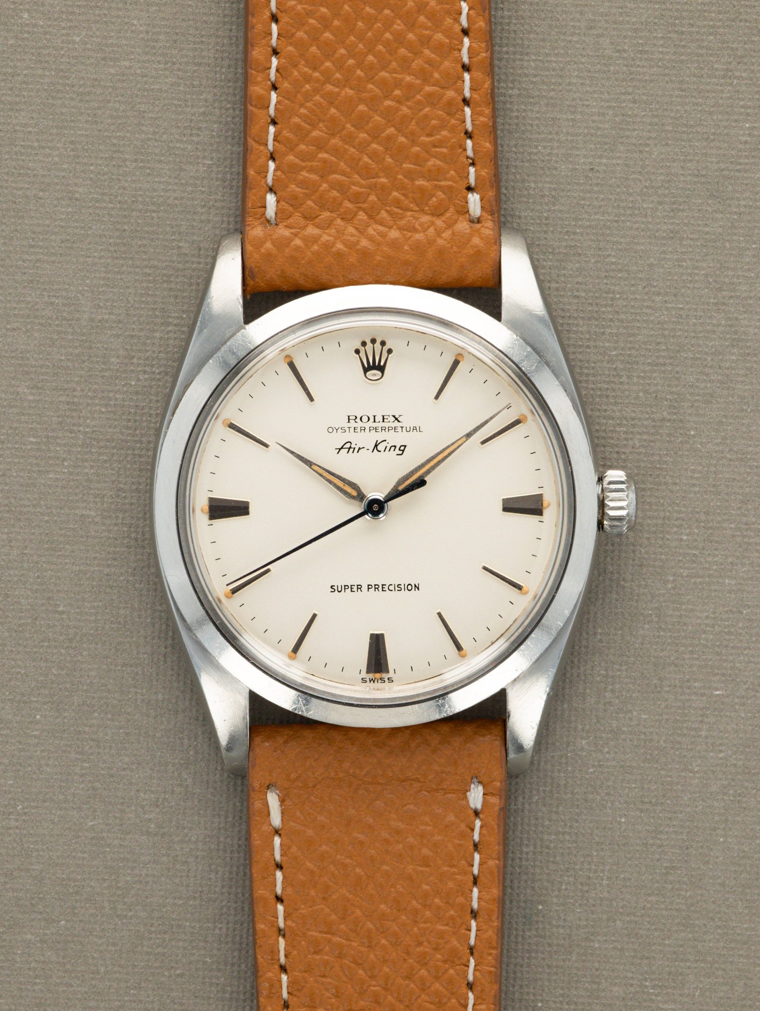 تصویر منبع؛ ساعت مچی رولکس Rolex Air-King رفرنس 5504 با صفحه نقرهای ساتن Super Precision