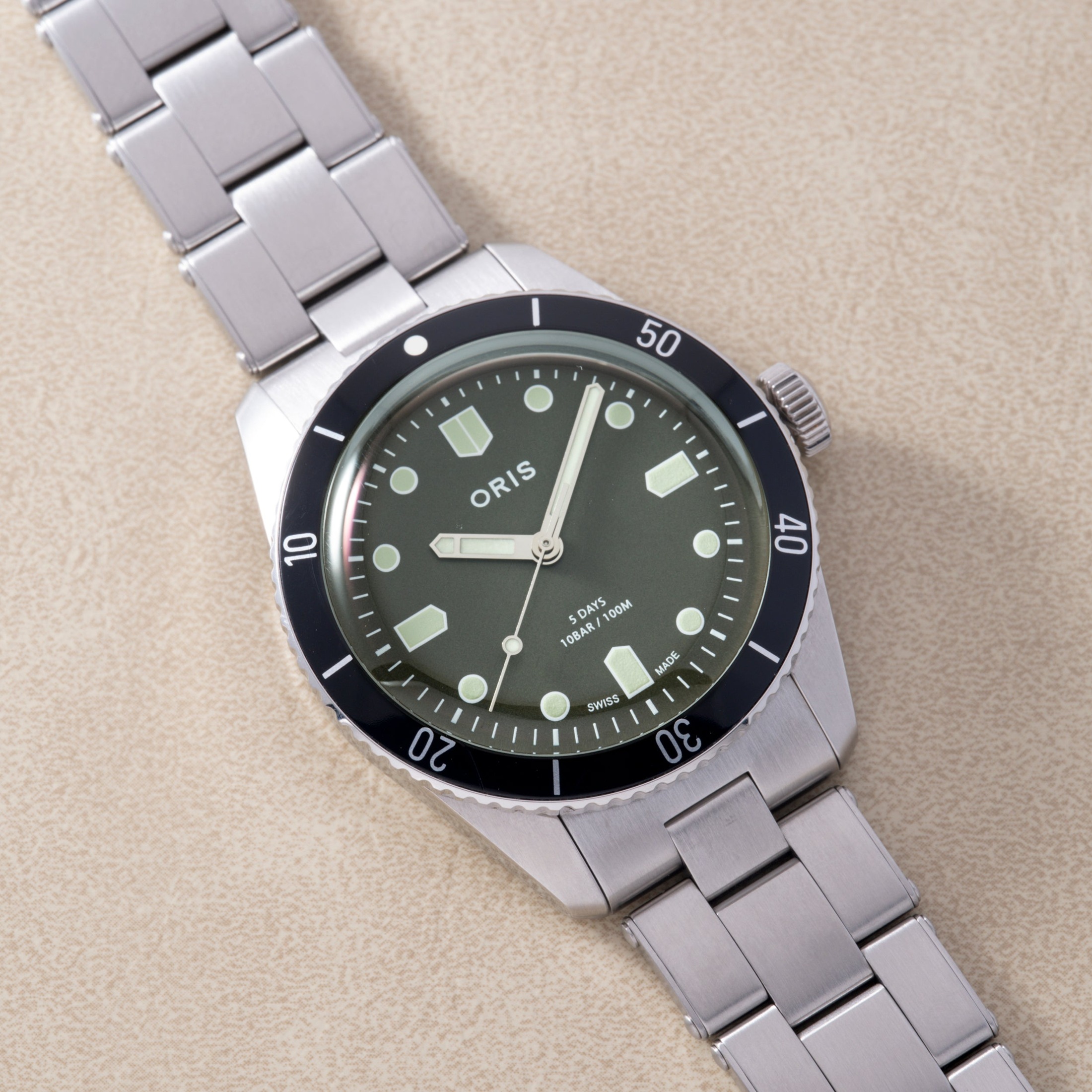 تصویر منبع؛ ساعت مچی Oris Diver Sixty-Five Limited Edition for HODINKEE