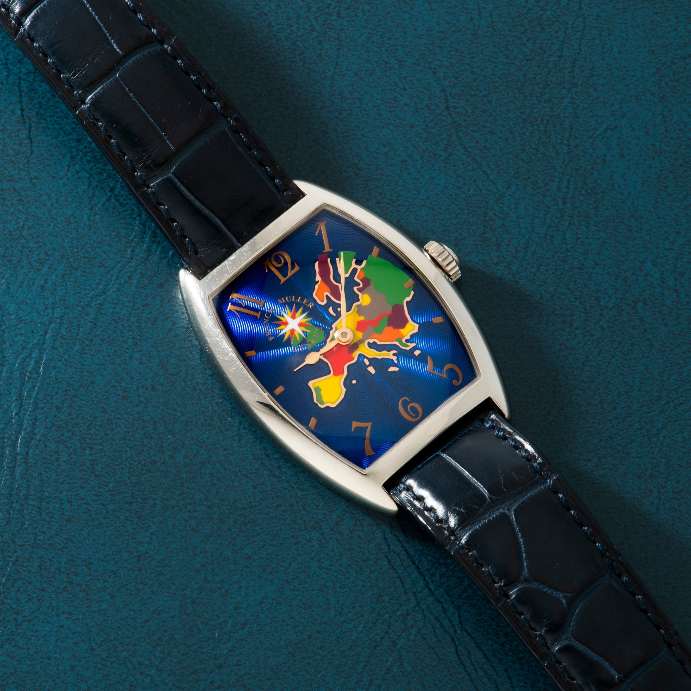 تصویر منبع؛ ساعت مچی Franck Muller مدل Cintrée Curvex Europa با صفحه Cloisonné