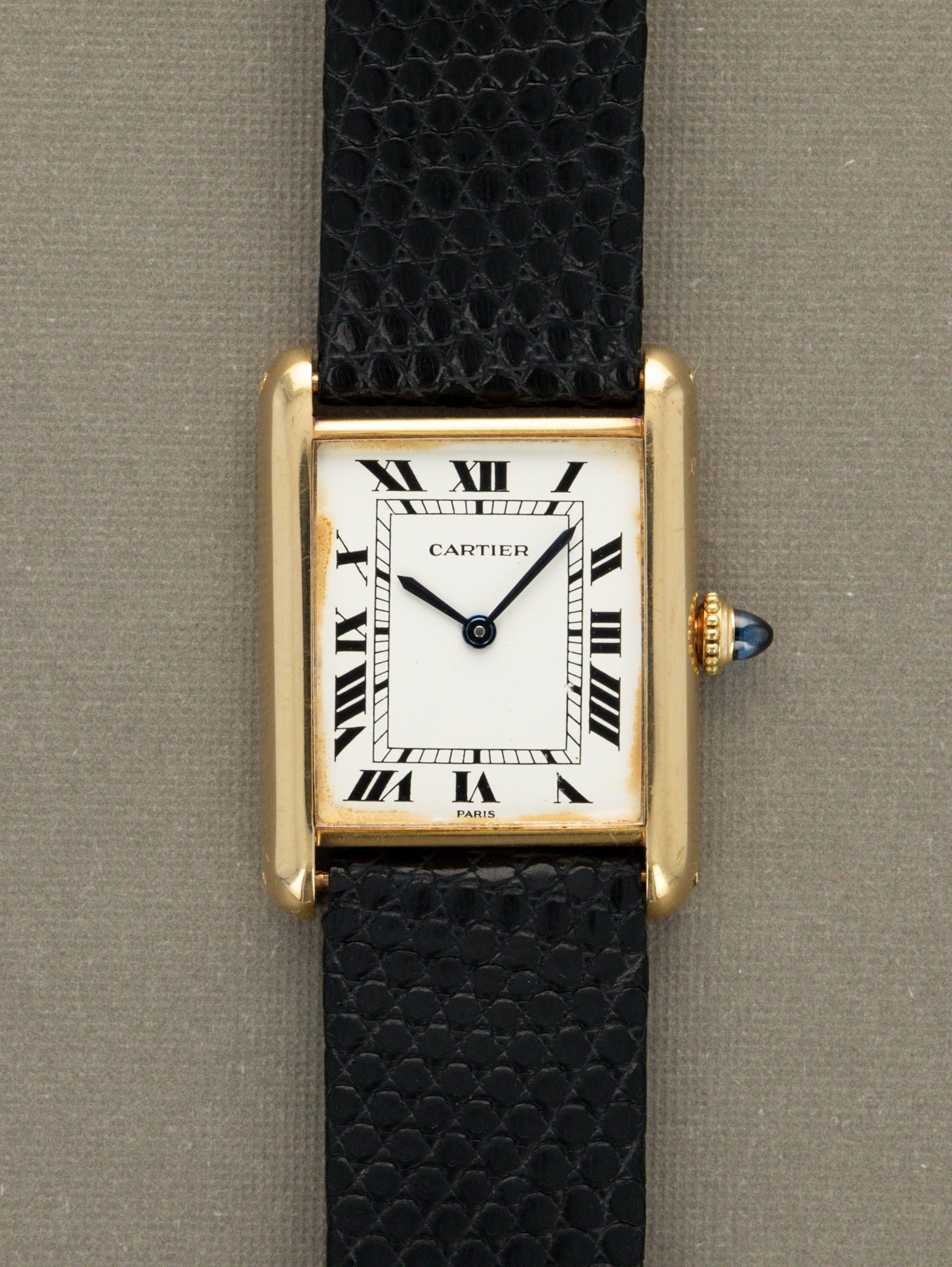 تصویر منبع؛ ساعت مچی کارتیه Cartier Tank Louis رفرنس 78086 با صفحه Paris
