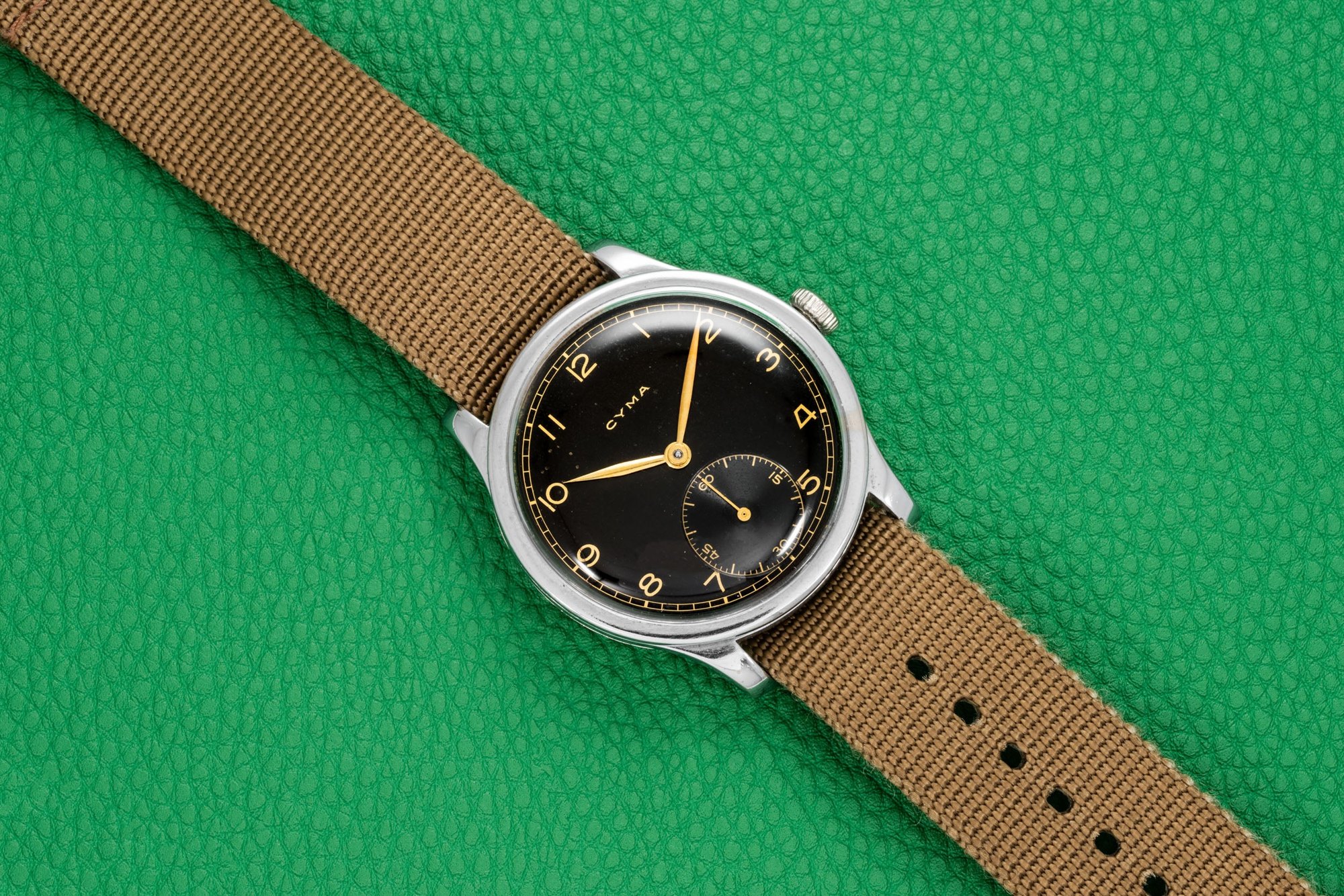 تصویر منبع؛ ساعت مچی وینتیج CYMA Jumbo Gilt Field Watch
