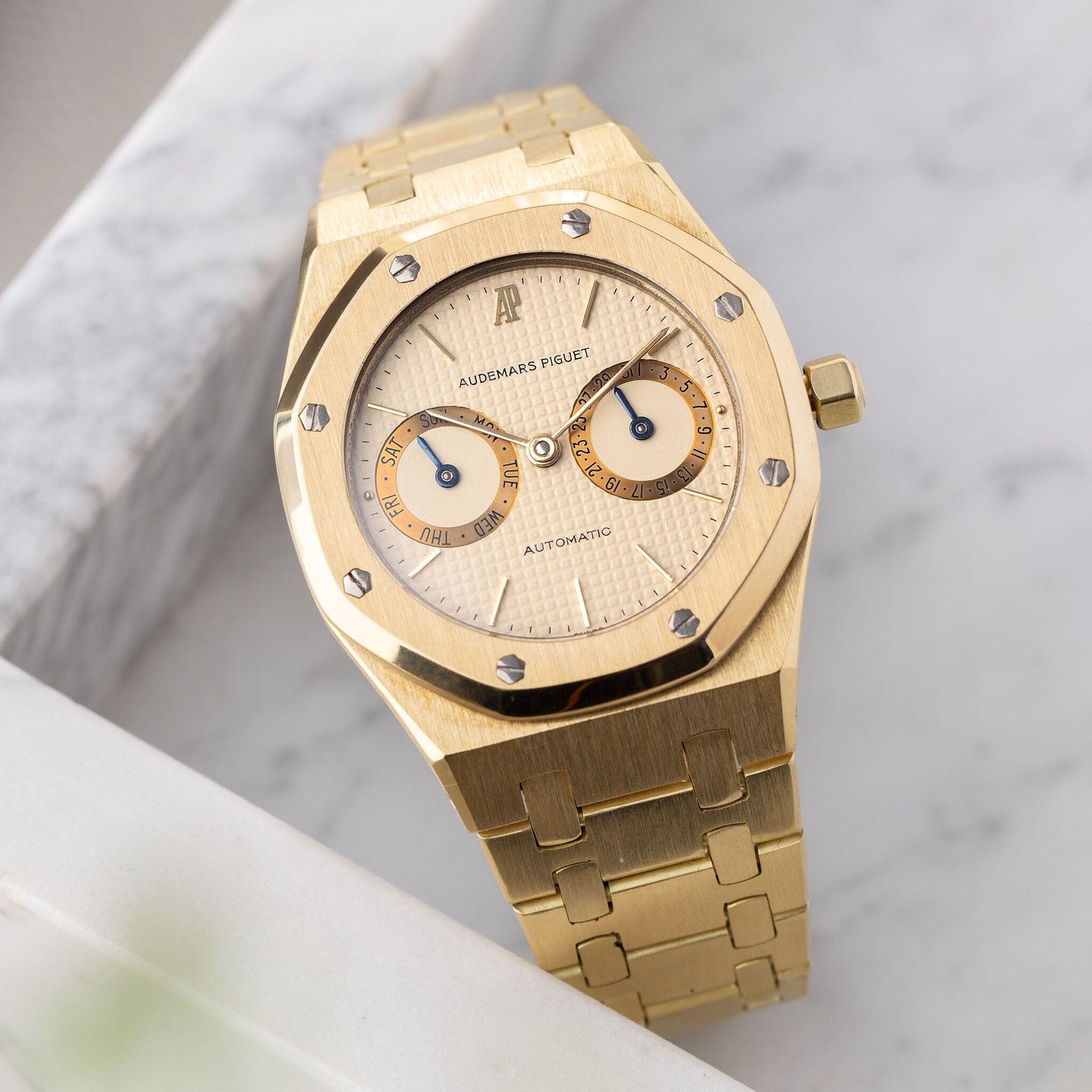 تصویر منبع؛ ساعت مچی Audemars Piguet Royal Oak Day-Date رفرنس 5572BA