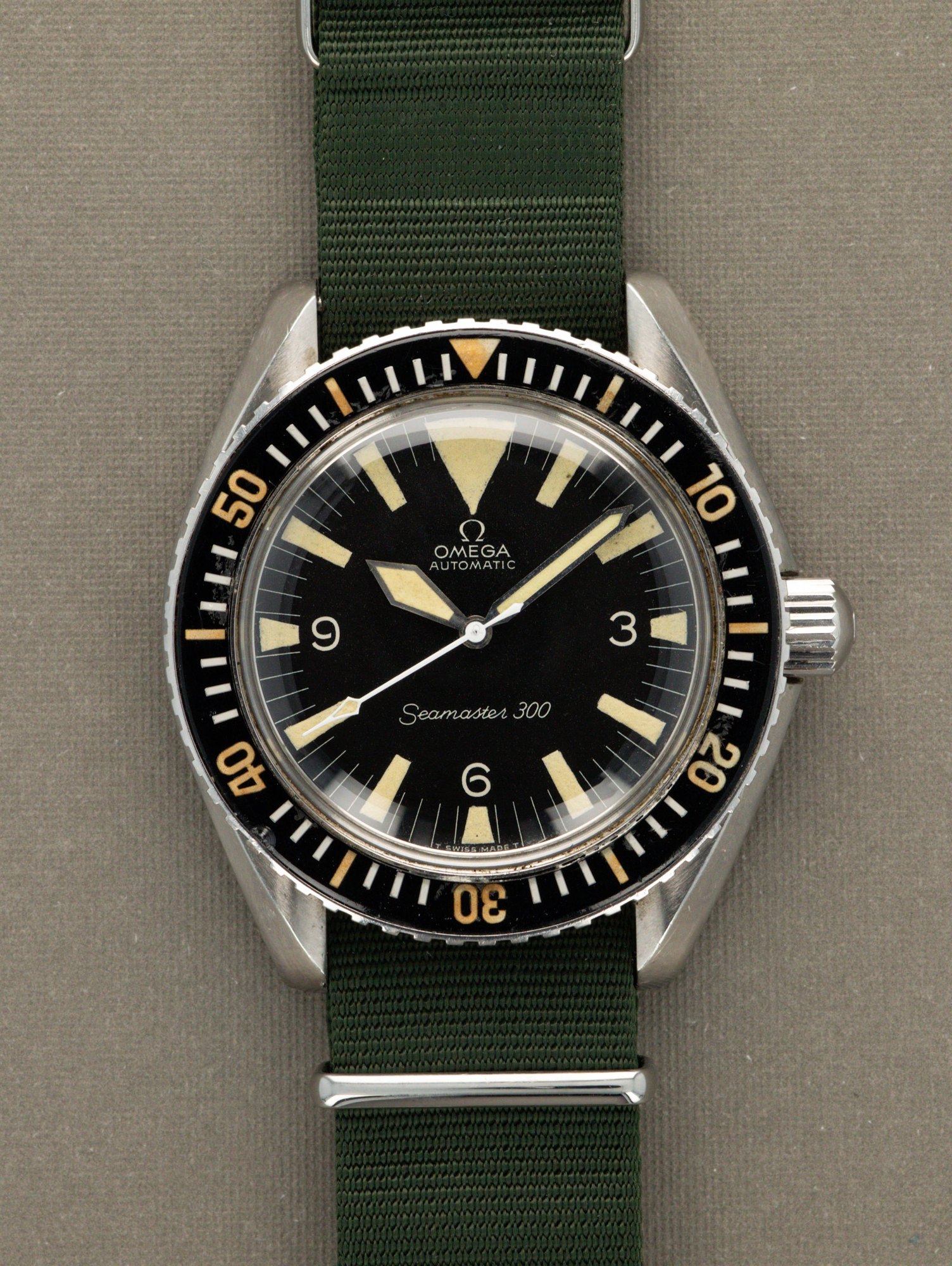 تصویر منبع؛ ساعت امگا Seamaster 300 رفرنس 165.024 صفحه Big Triangle با جعبه و مدارک