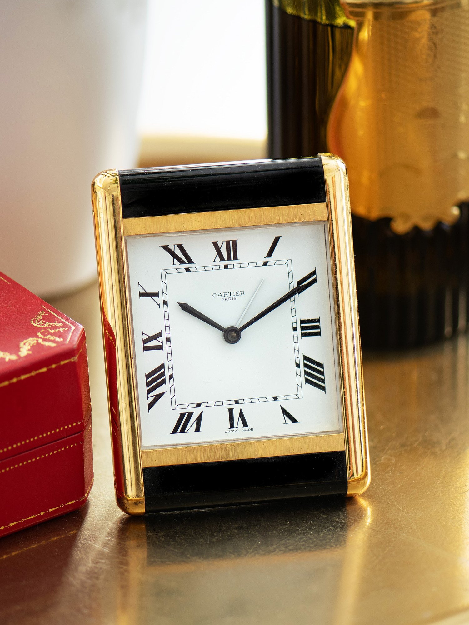 تصویر منبع؛ ساعت رومیزی و مسافرتی زنگدار Cartier Tank Louis مدل 7505