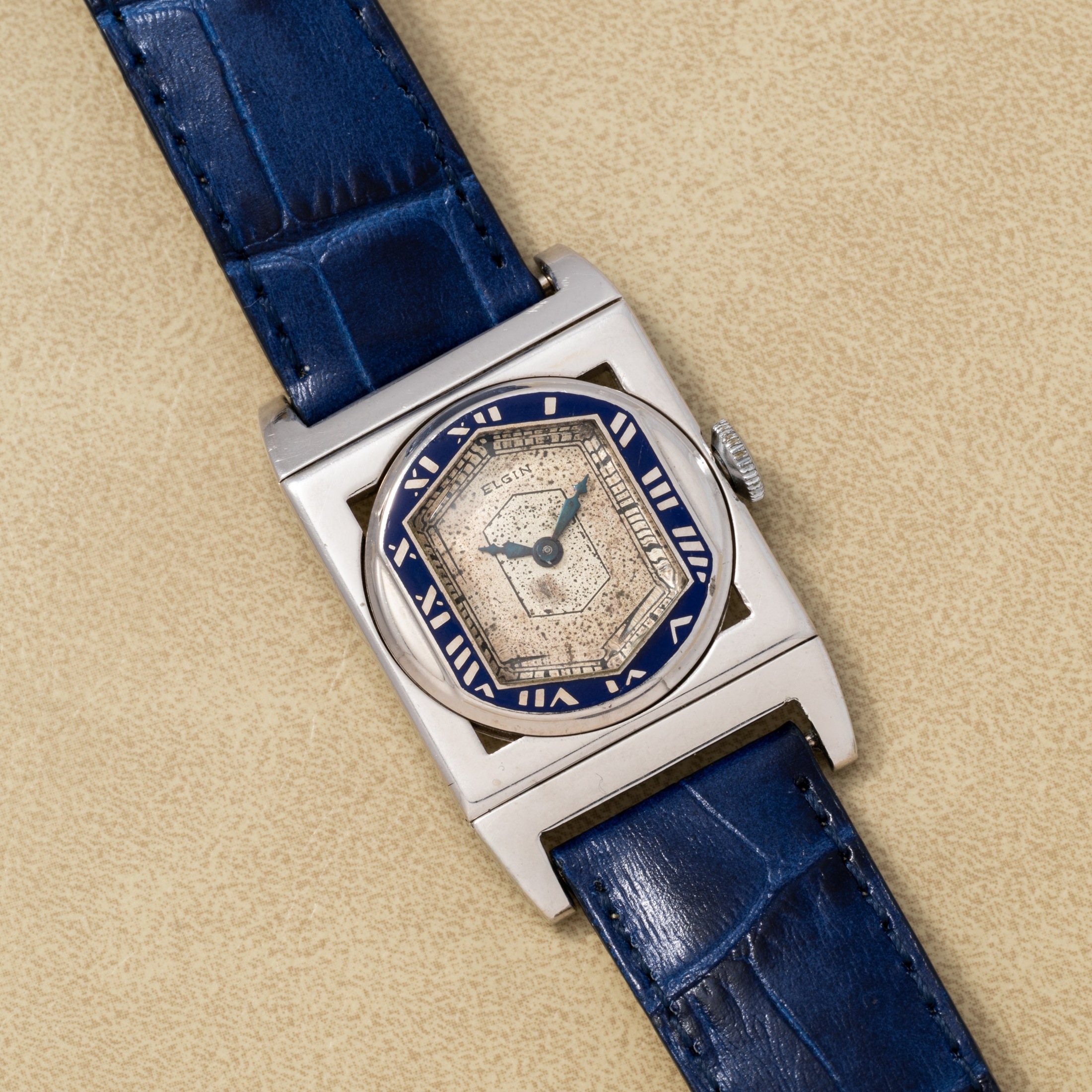 تصویر منبع؛ Elgin Presentation 'Hinged Lugs'