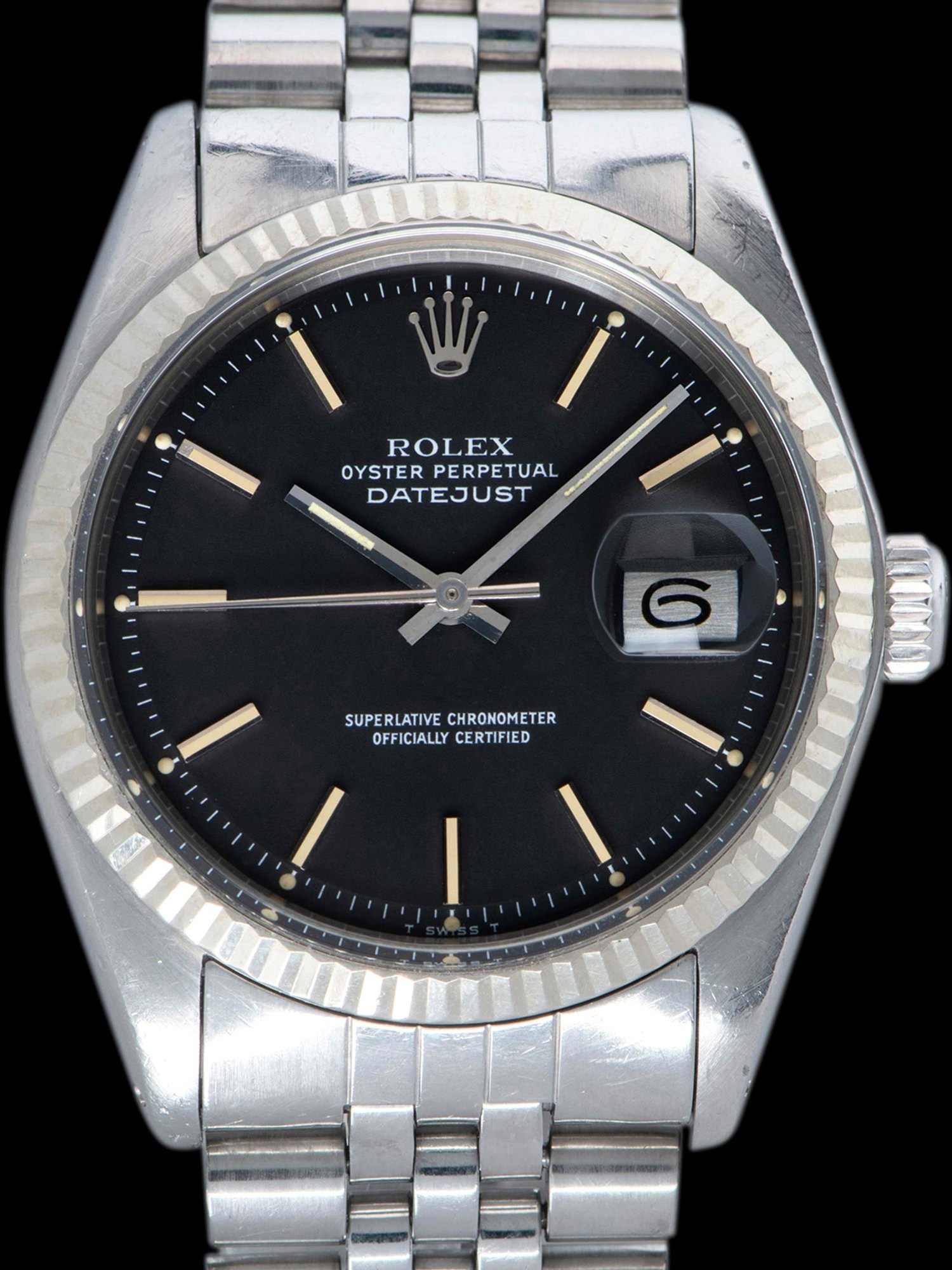 تصویر منبع؛ ساعت مچی Rolex Datejust رفرنس 1601 با صفحه مشکی مات مدل ۱۹۷۵
