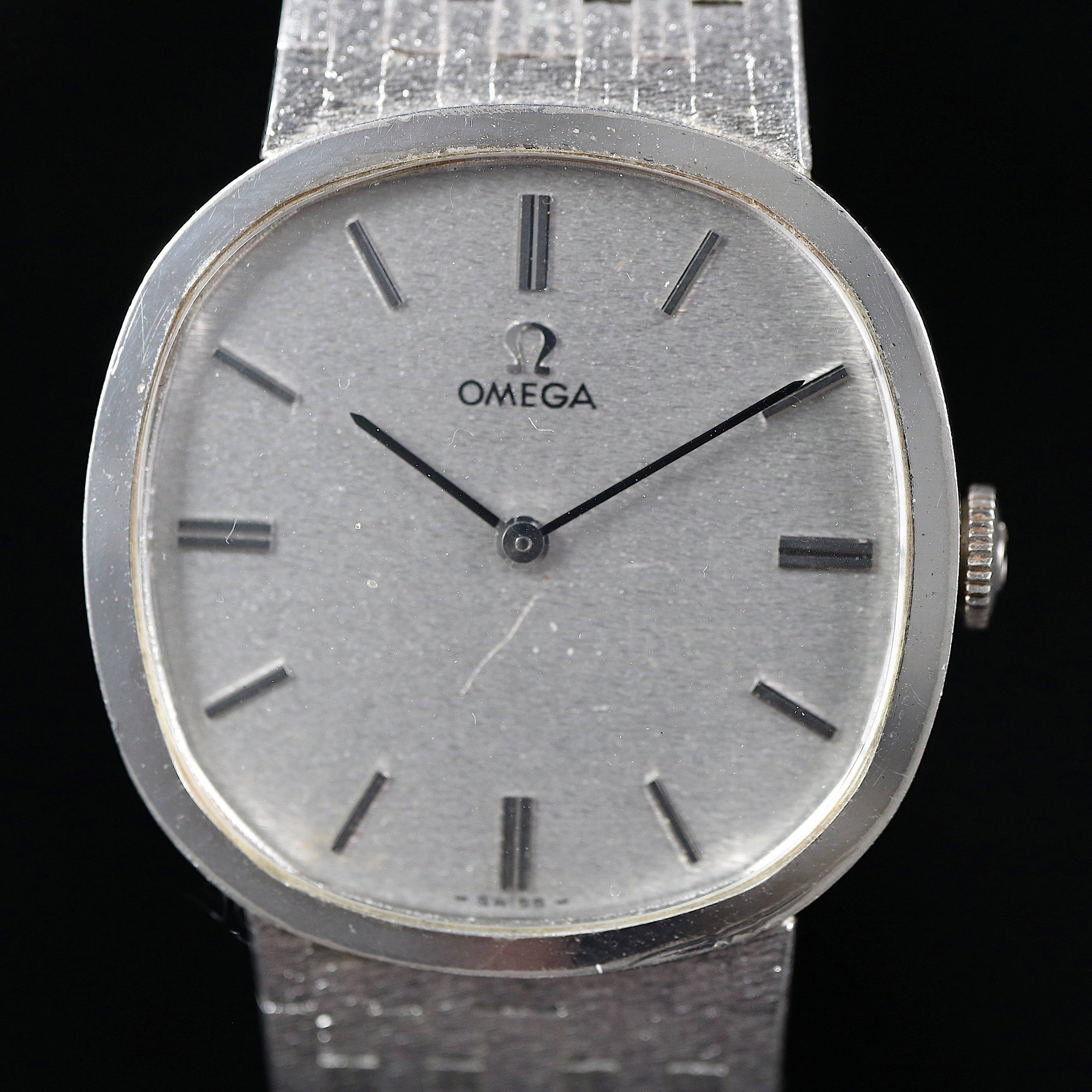 تصویر منبع؛ ساعت مچی وینتیج Omega رفرنس D 6860 از جنس نقره ۹۲۵ با کالیبر 625