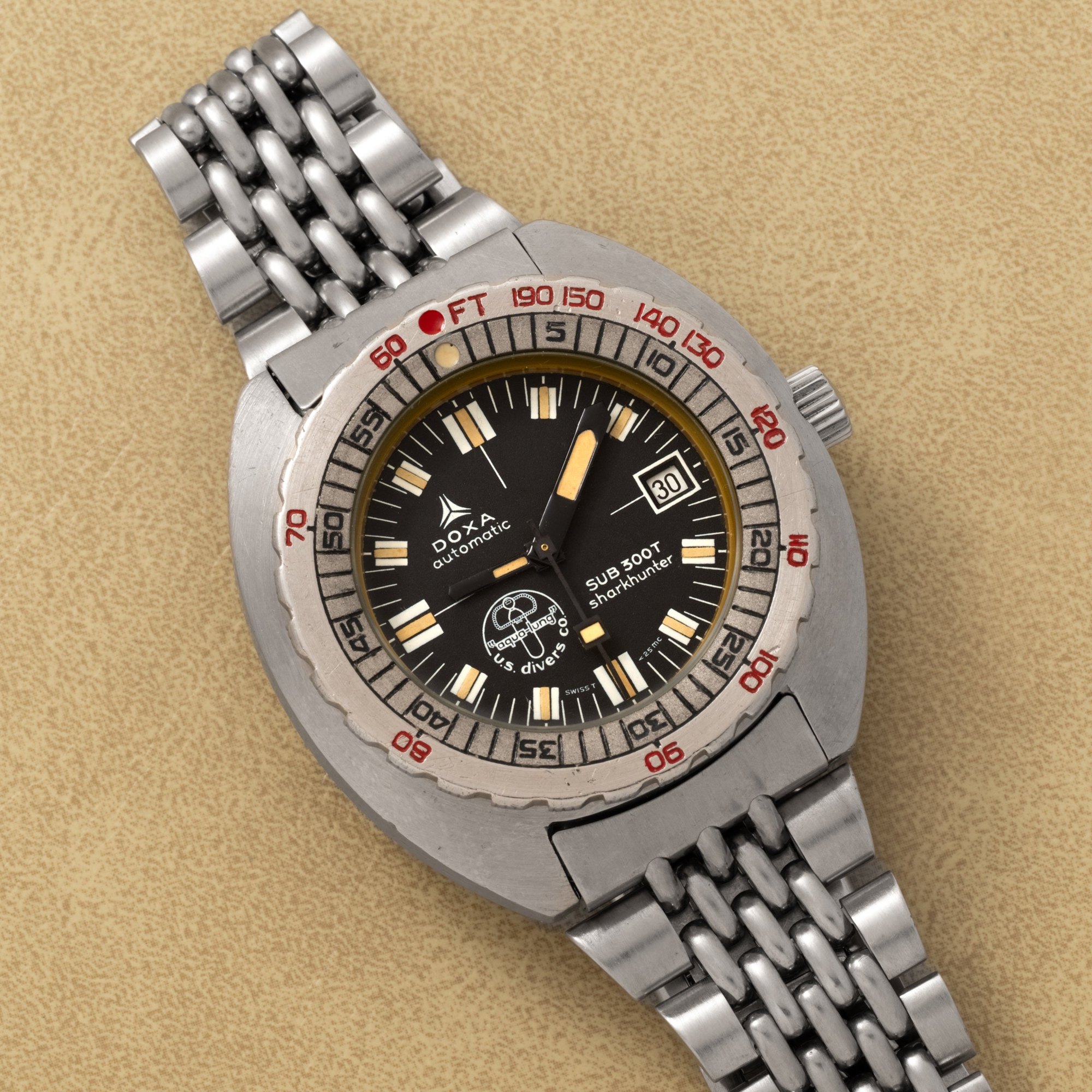 تصویر منبع؛ ساعت مچی غواصی DOXA مدل Sub 300T Sharkhunter Aqua-Lung Blackshark