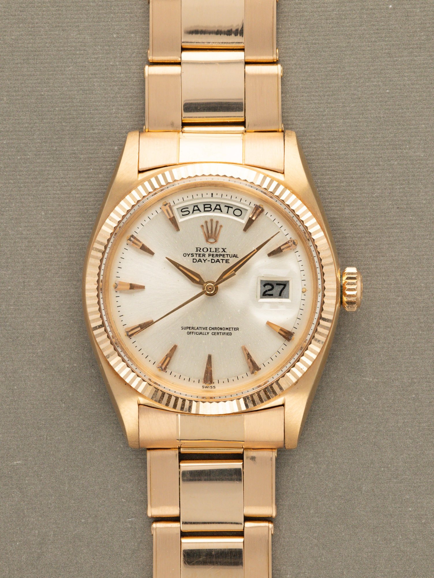 تصویر منبع؛ ساعت مچی Rolex Day-Date Ref. 1803 از طلای رزگلد با صفحه نقرهای