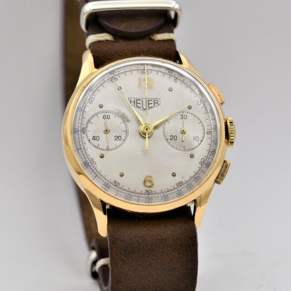 تصویر منبع؛ ساعت مچی کرنوگراف Heuer از طلای ۱۸ عیار رزگلد