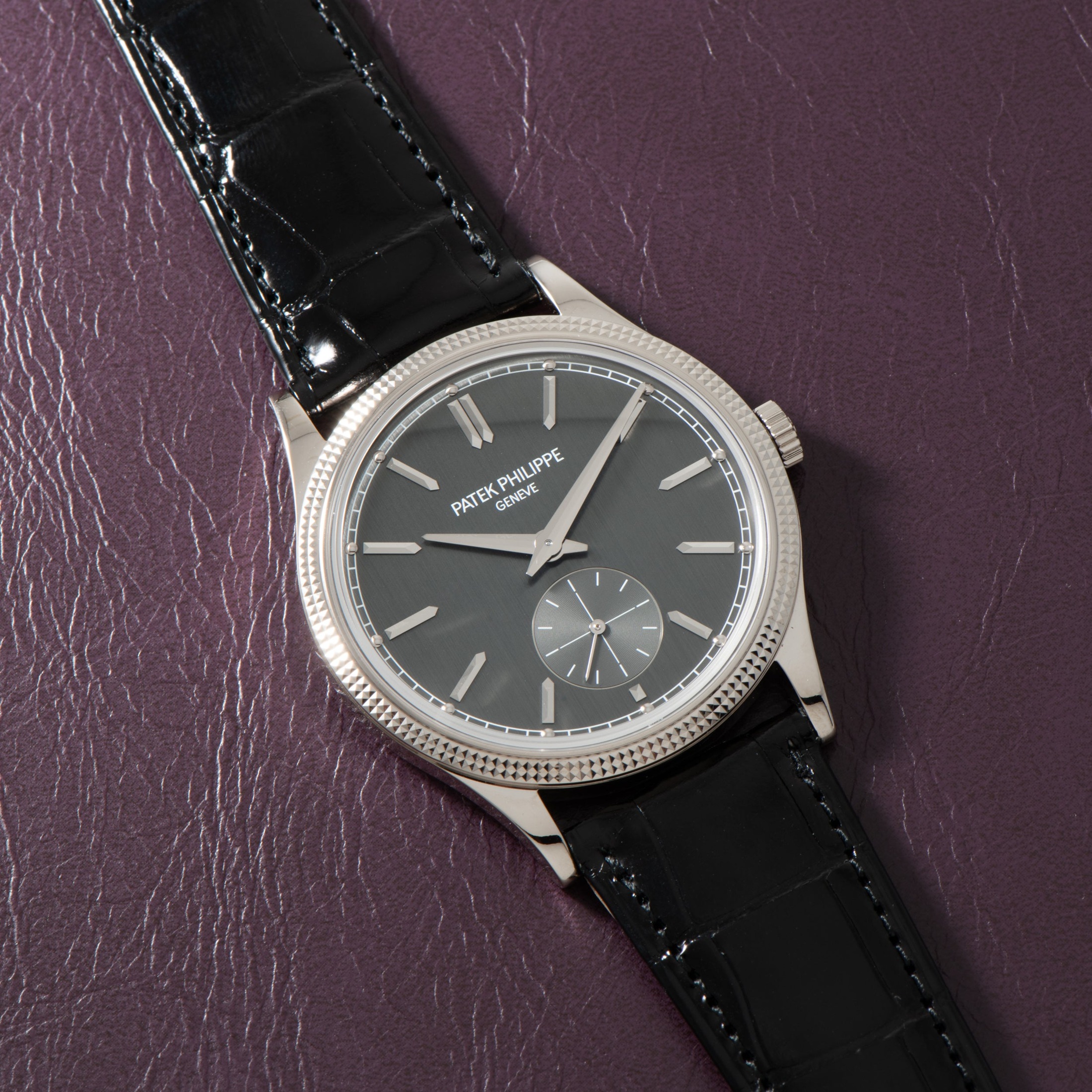 تصویر منبع؛ Patek Philippe Calatrava Reference 6119G-001
