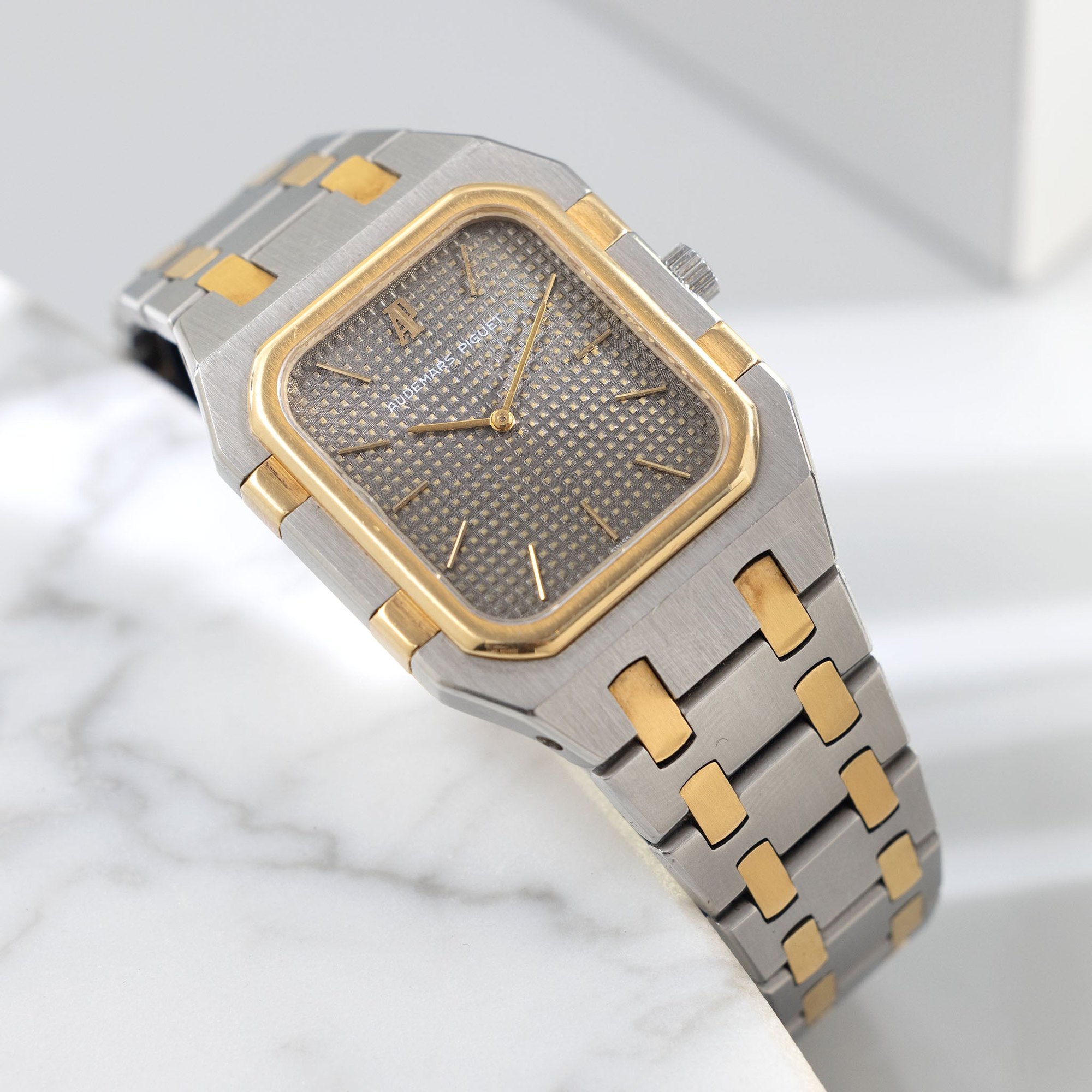 تصویر منبع؛ ساعت مچی Audemars Piguet Royal Oak Rectangular رفرنس 6009SA