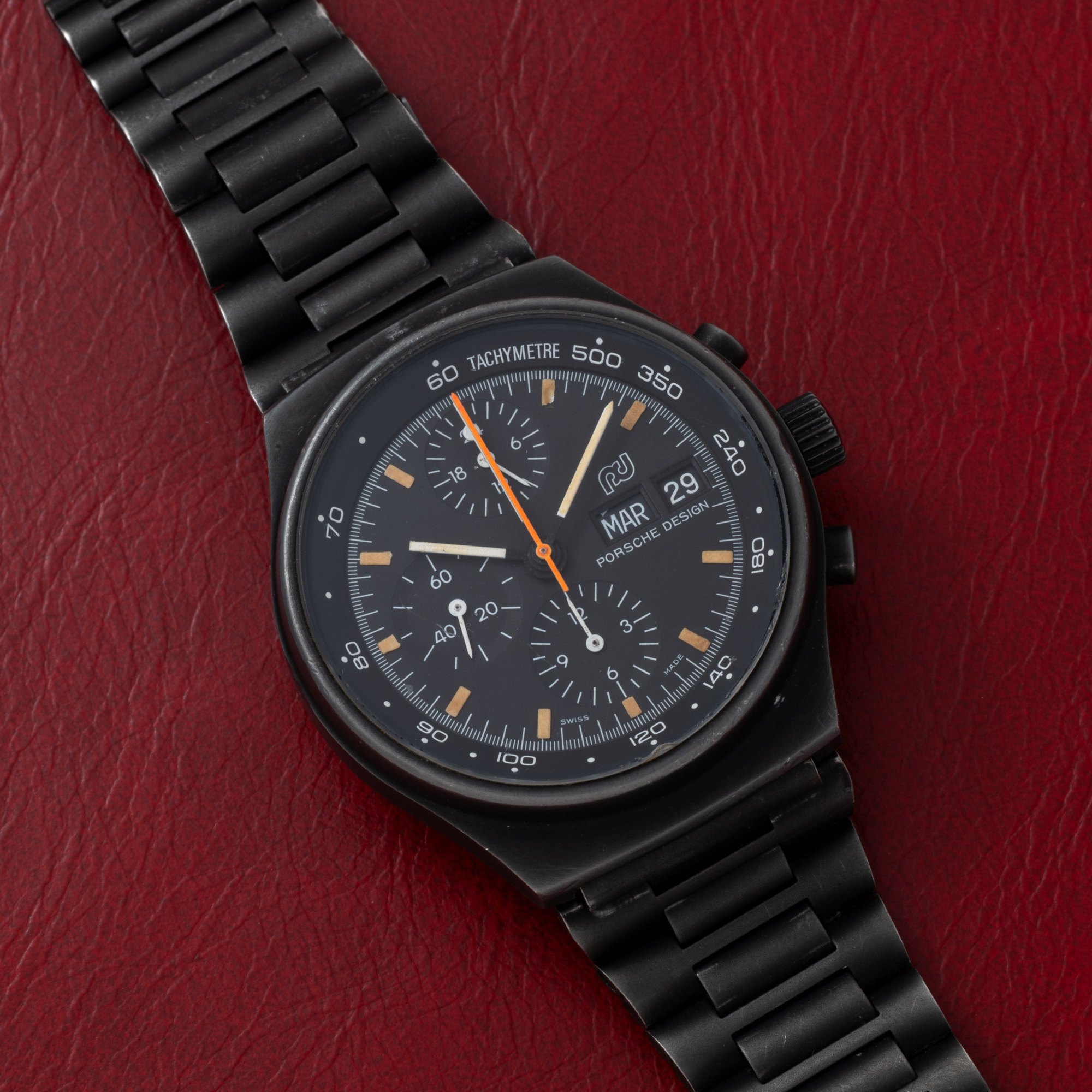 تصویر منبع؛ ساعت مچی Orfina مدل Porsche Design Chronograph 'Top Gun'