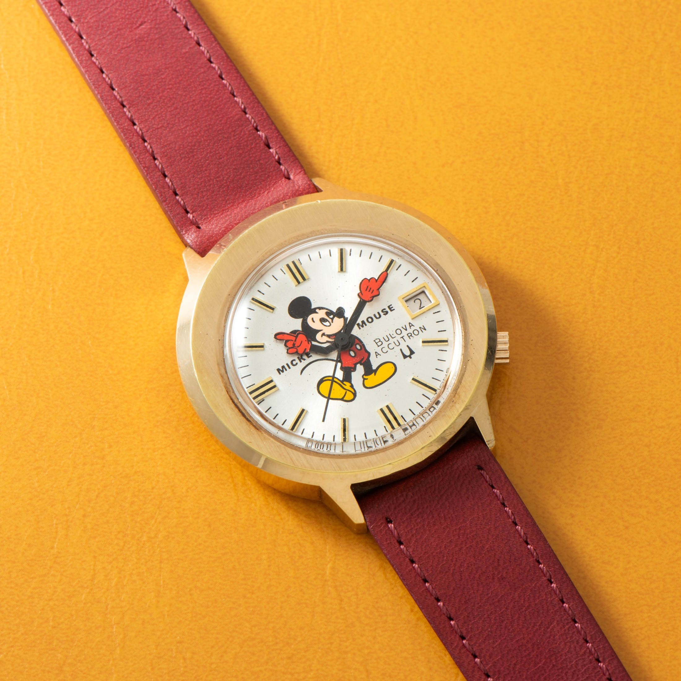 تصویر منبع؛ ساعت Bulova Accutron 'Mickey Mouse' مدل ۱۹۷۴