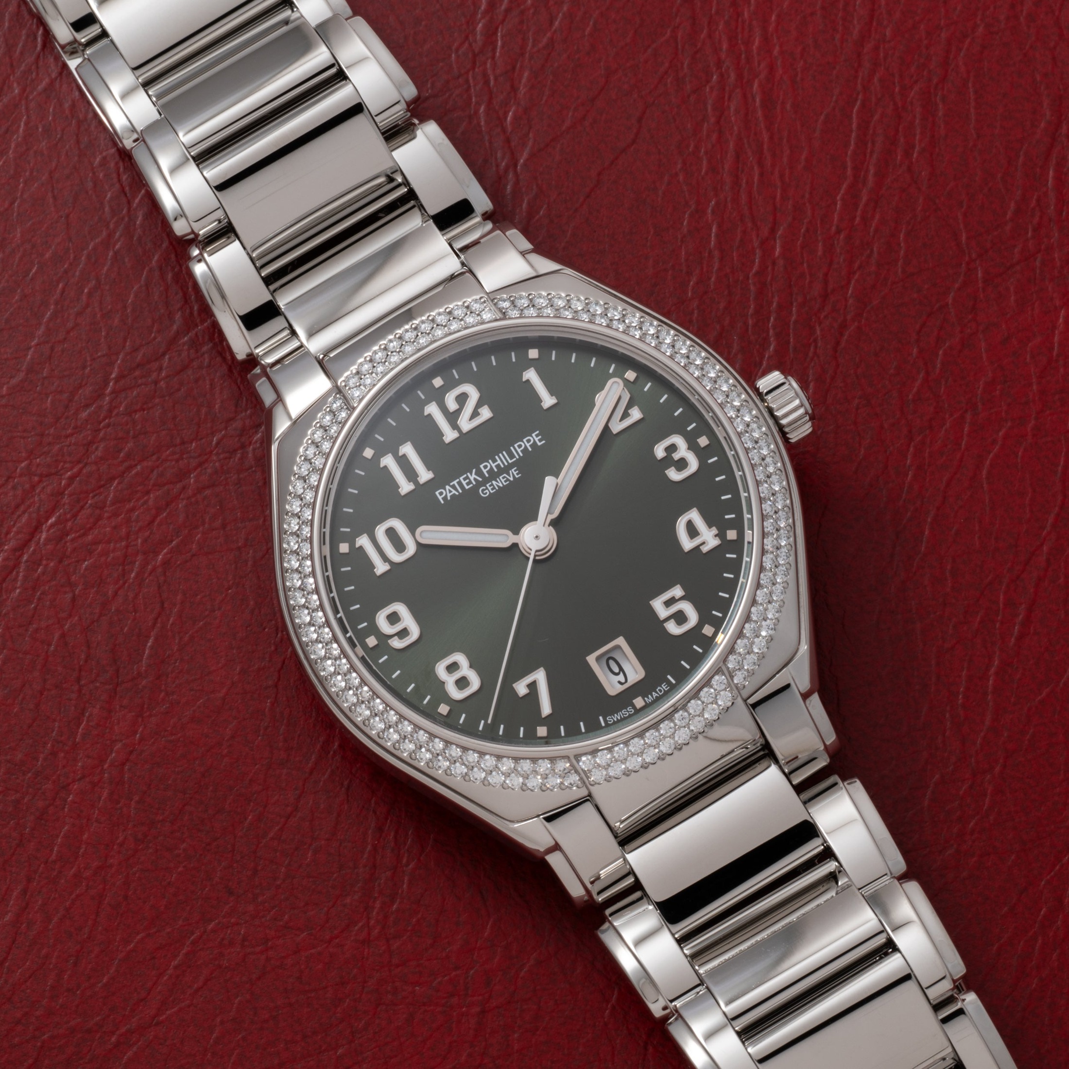 تصویر منبع؛ ساعت Patek Philippe Twenty-4 Diamonds مدل Reference 7300/1200A-011