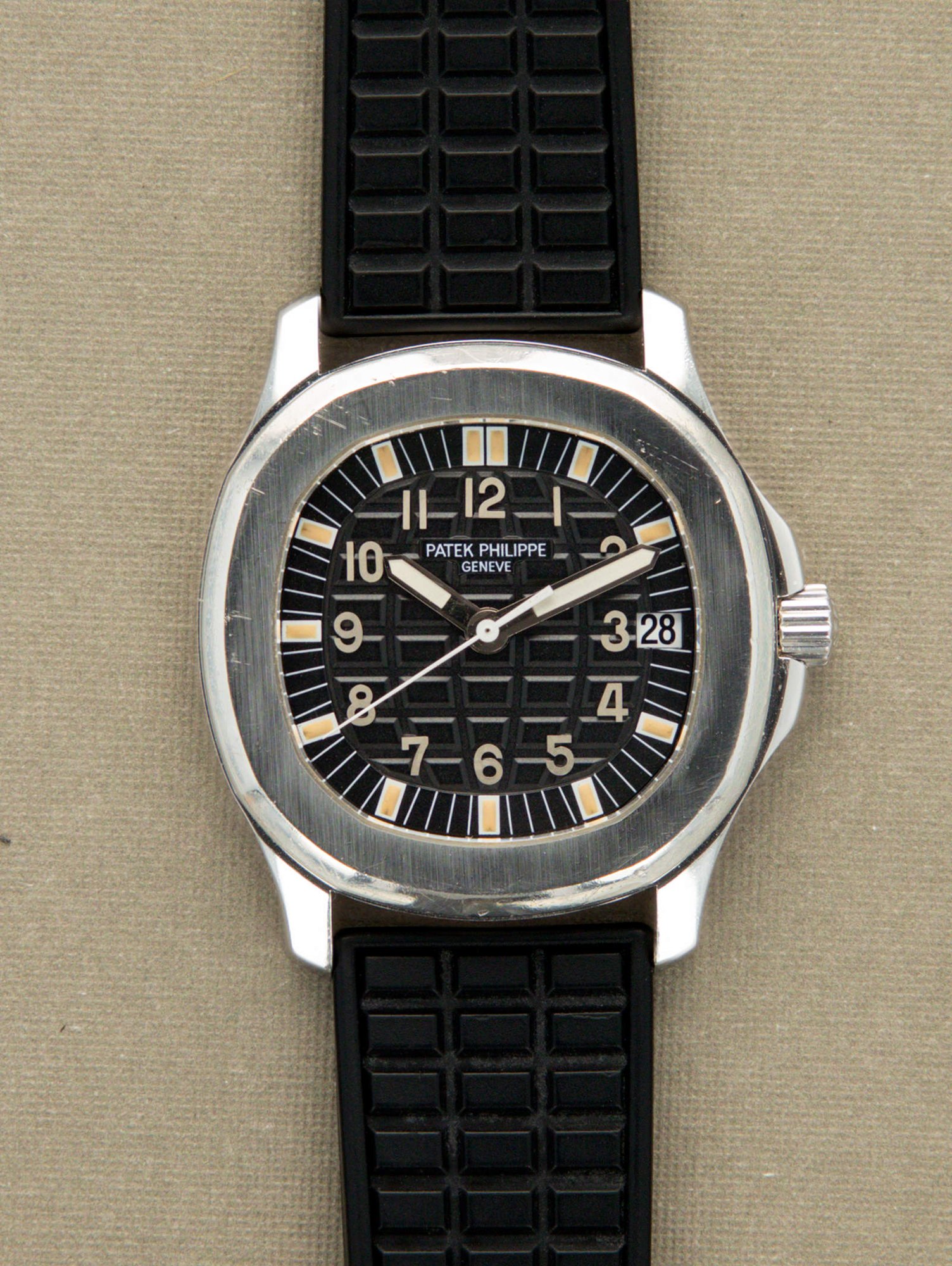 تصویر منبع؛ ساعت مچی Patek Philippe Aquanaut مدل Ref. 5066A با صفحه تریتیوم