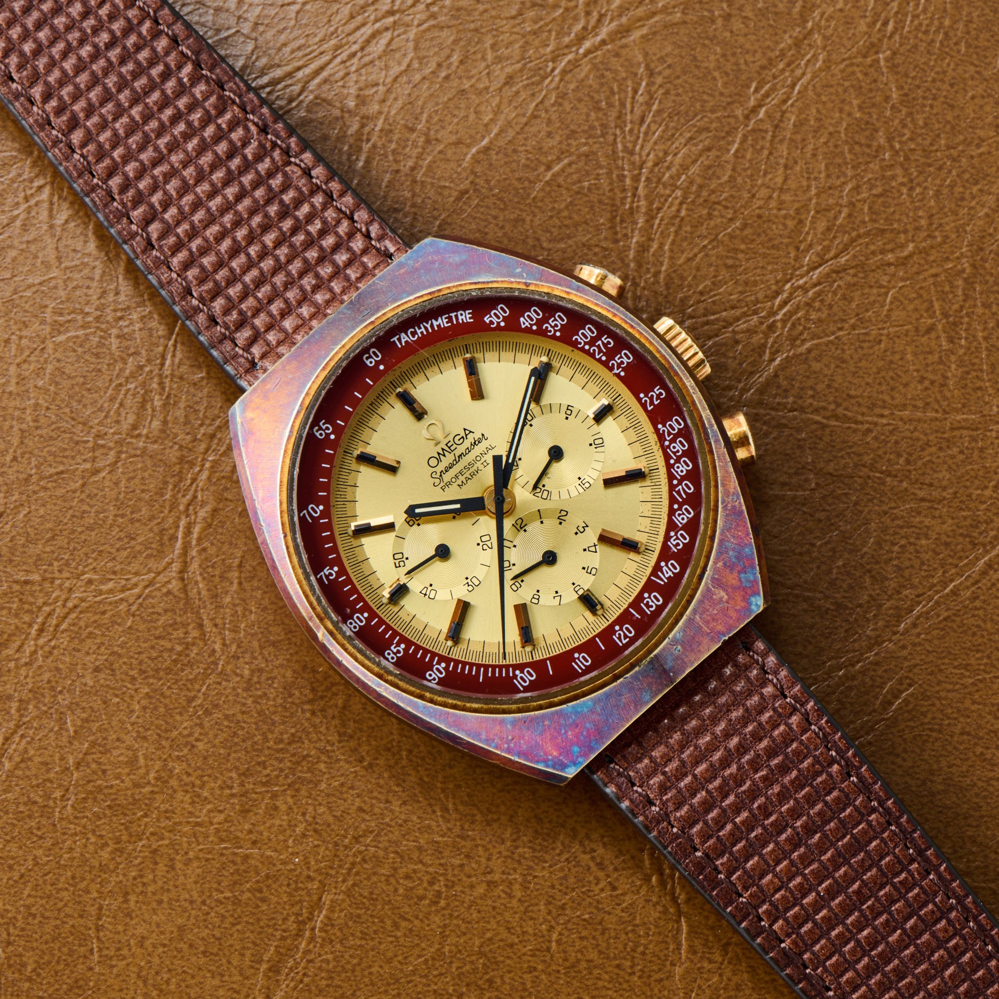 تصویر منبع؛ ساعت مچی کرنوگراف Omega Speedmaster Professional Mark II روکش طلا