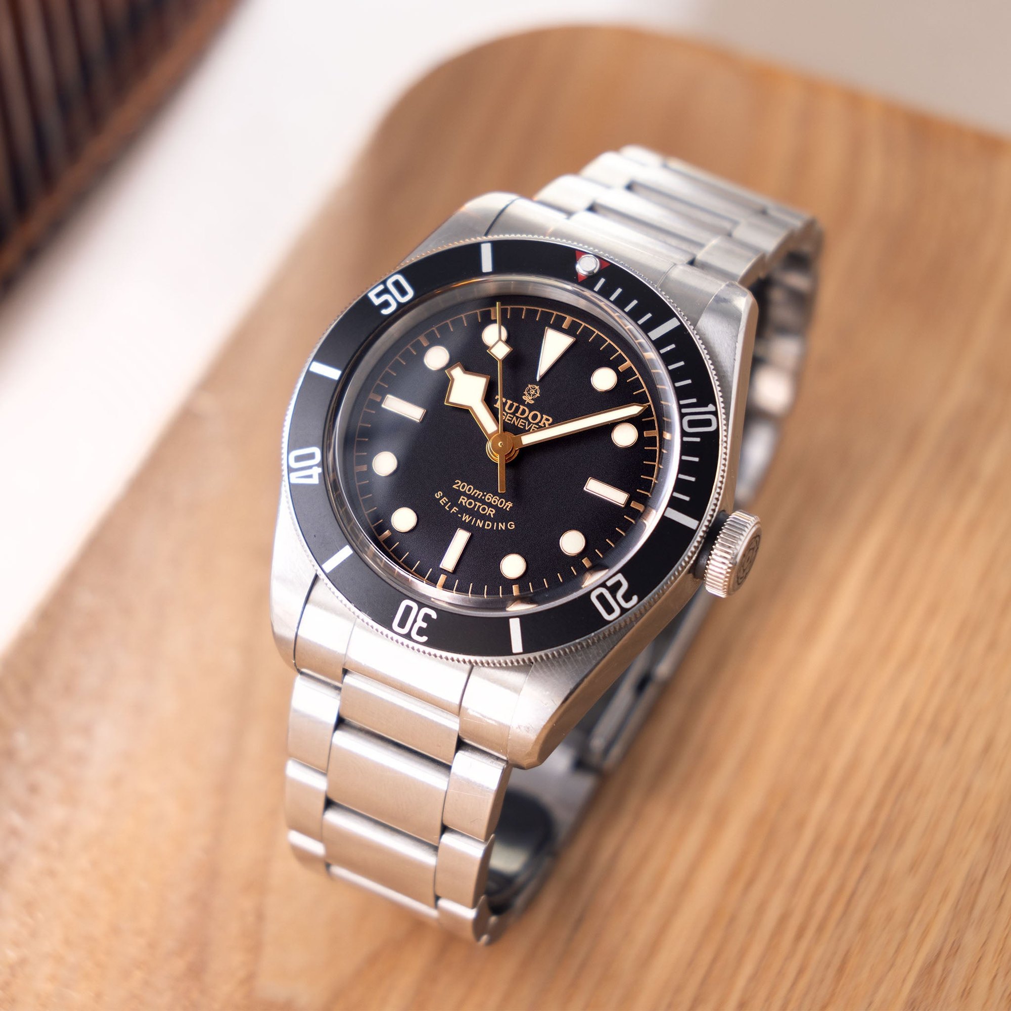 تصویر منبع؛ ساعت مچی غواصی Tudor مدل Black Bay Black رفرنس 79220N با موتور ETA