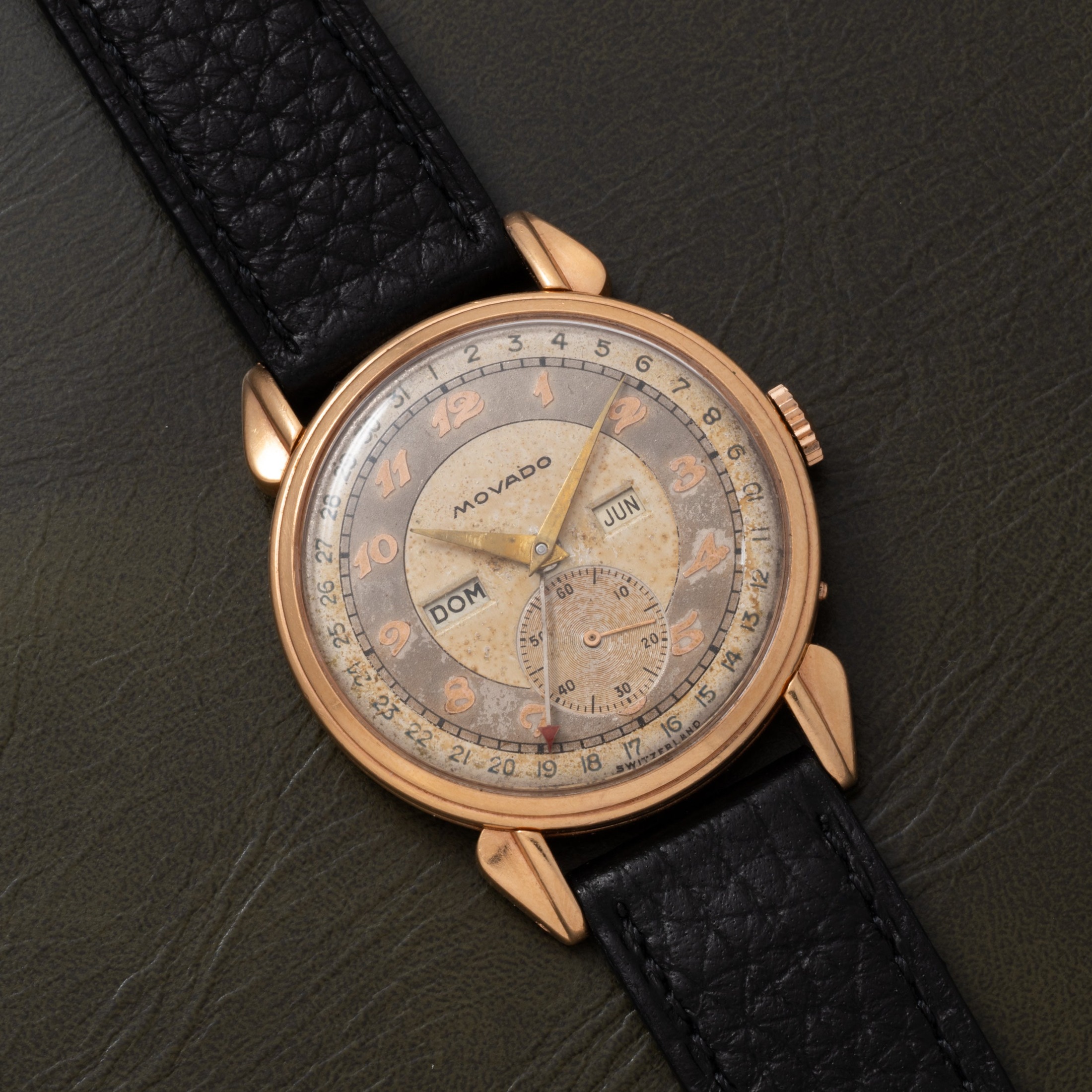 تصویر منبع؛ Movado Calendograph 'Pink Gold'