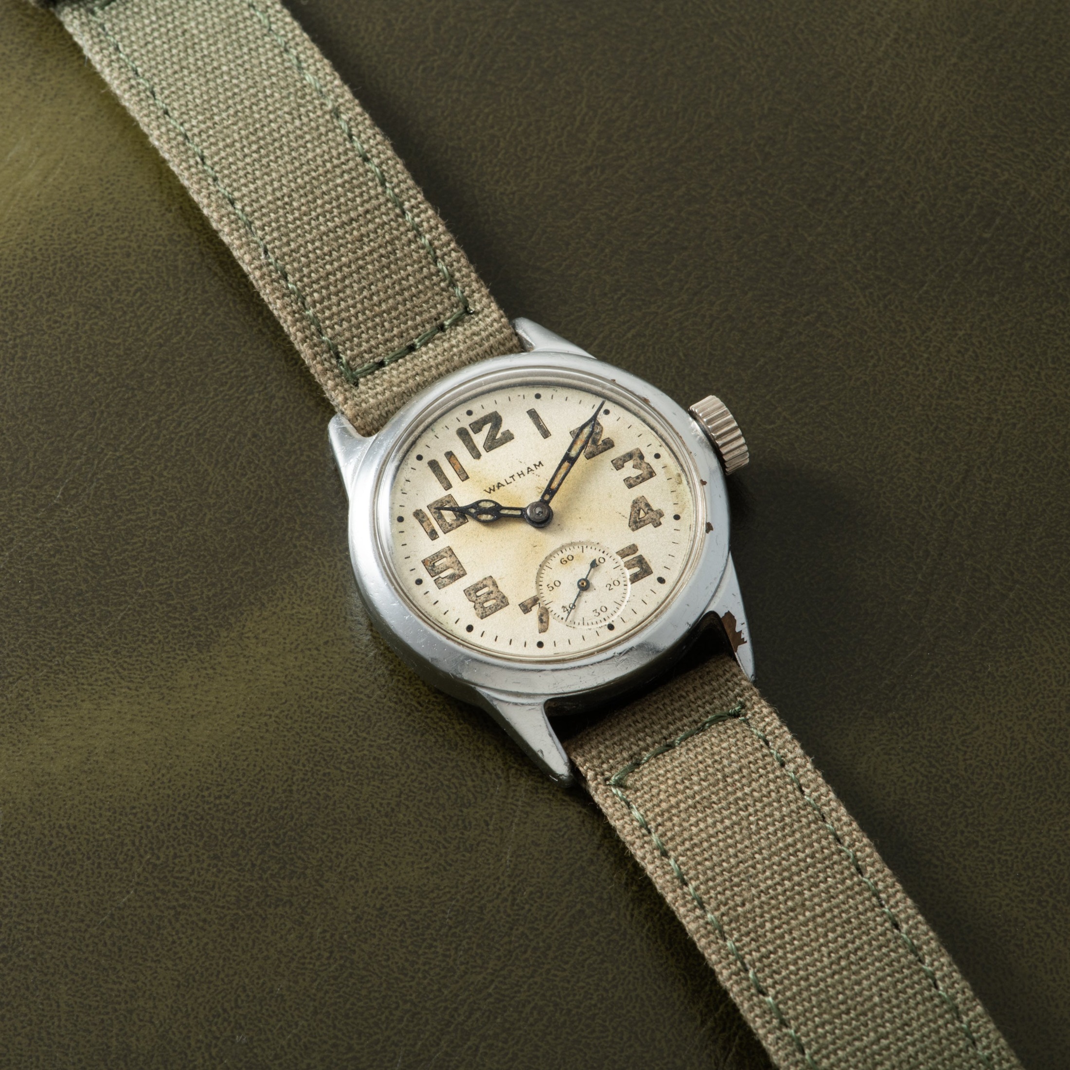 تصویر منبع؛ ساعت مچی Waltham مدل 'Lend-Lease' ساخت اتحاد جماهیر شوروی
