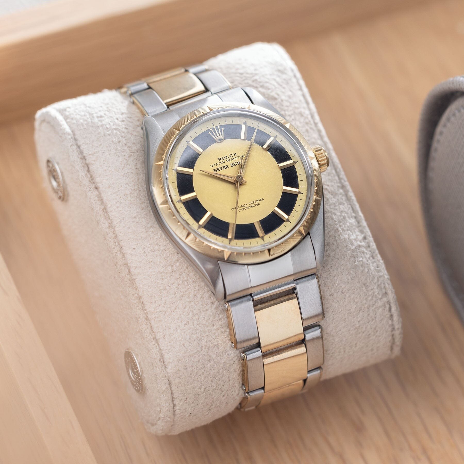 تصویر منبع؛ ساعت مچی Rolex Oyster Perpetual با امضای دوگانه Beyer Zürich رفرنس 6582