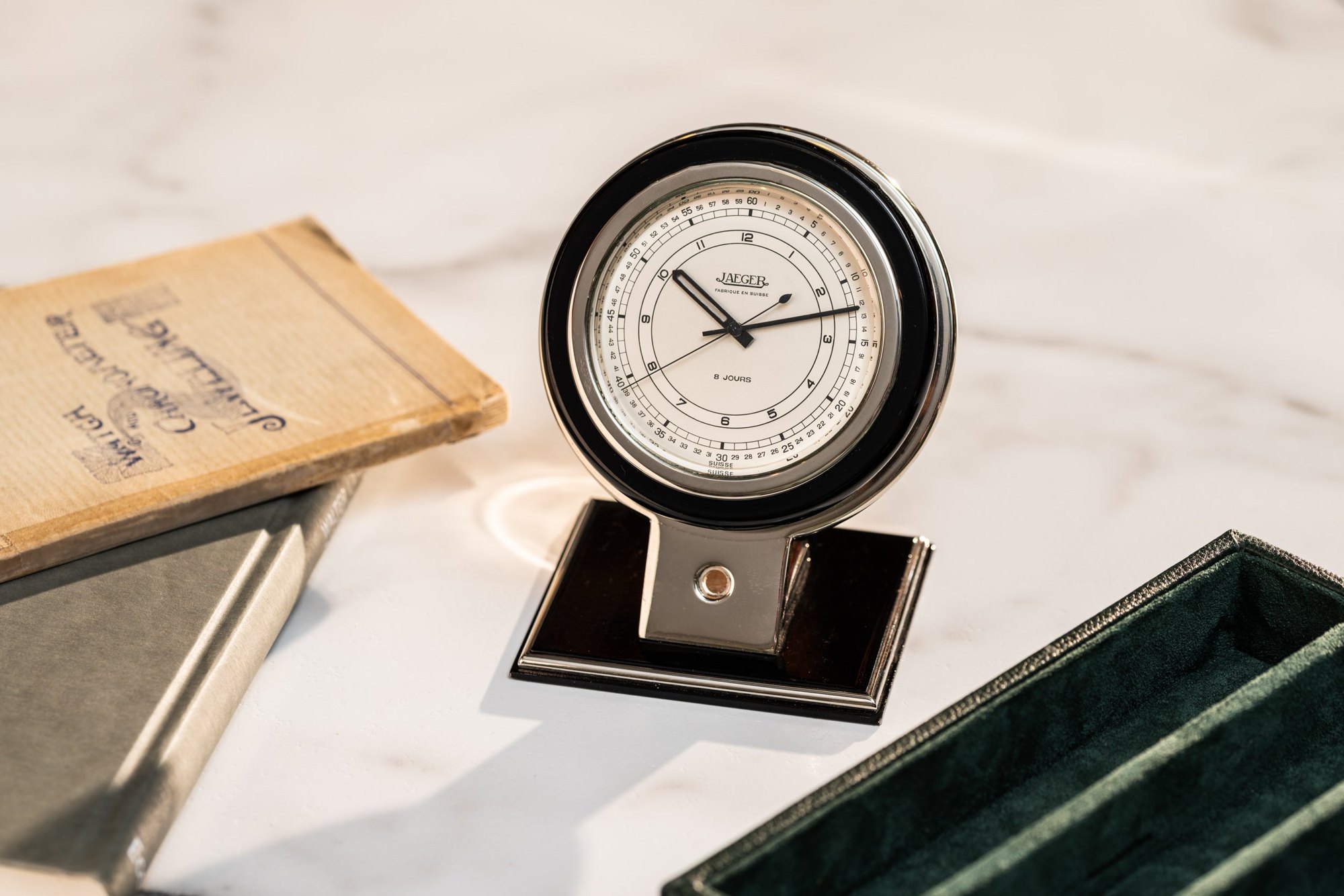تصویر منبع؛ ساعت رومیزی Jaeger 'Birthday' Desk Clock کالیبر 888