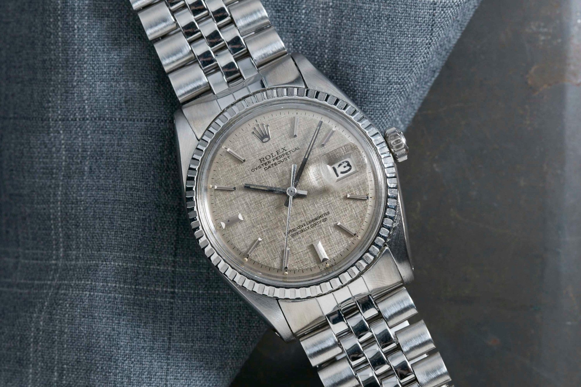 تصویر منبع؛ ساعت مچی وینتیج Rolex Datejust 1601 با صفحه کتان خاکستری Grey Linen