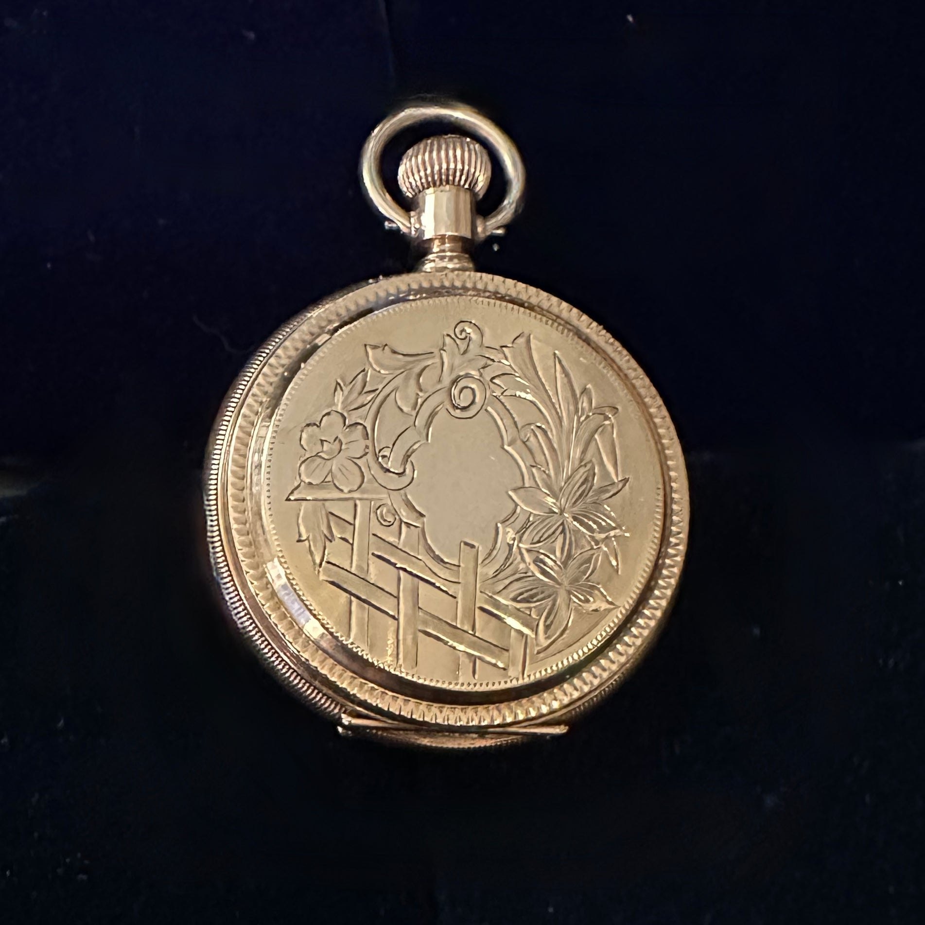 تصویر منبع؛ ساعت جیبی هانتر طلا ۱۴ عیار Waltham مدل 1889