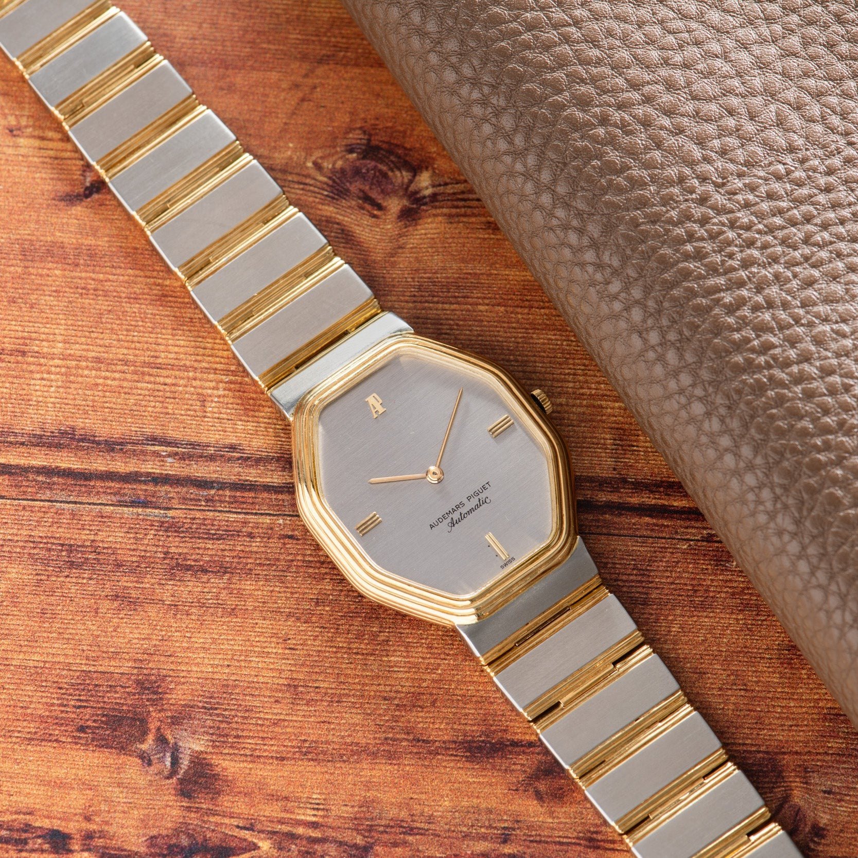 تصویر منبع؛ ساعت مچی رسمی Audemars Piguet Two-Tone قاب هشتضلعی طلا
