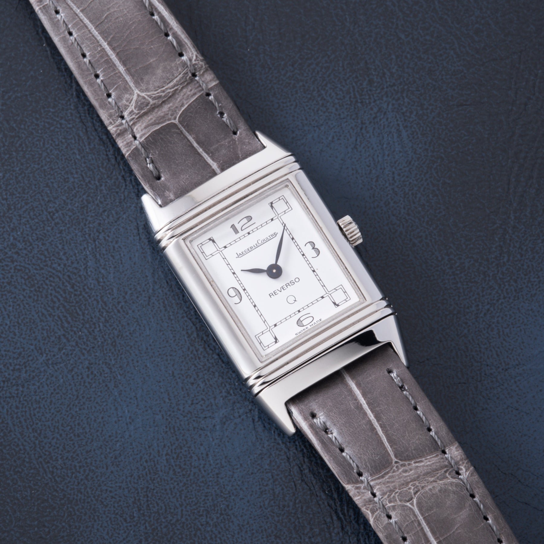 تصویر منبع؛ ساعت مچی کوارتز Jaeger-LeCoultre Reverso با قاب فولادی برگشتپذیر