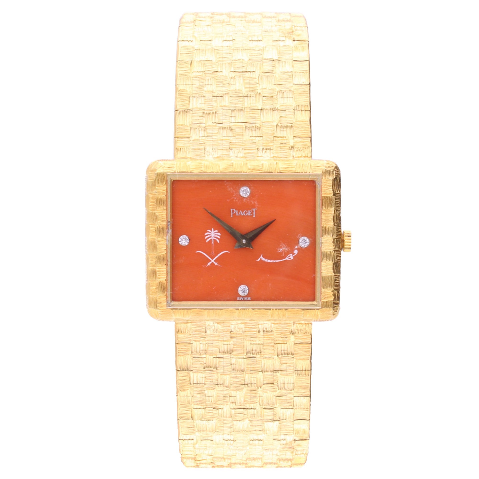 تصویر منبع؛ ساعت دستبندی طلای ۱۸ عیار Piaget با صفحه مرجانی، ۱۹۷۷