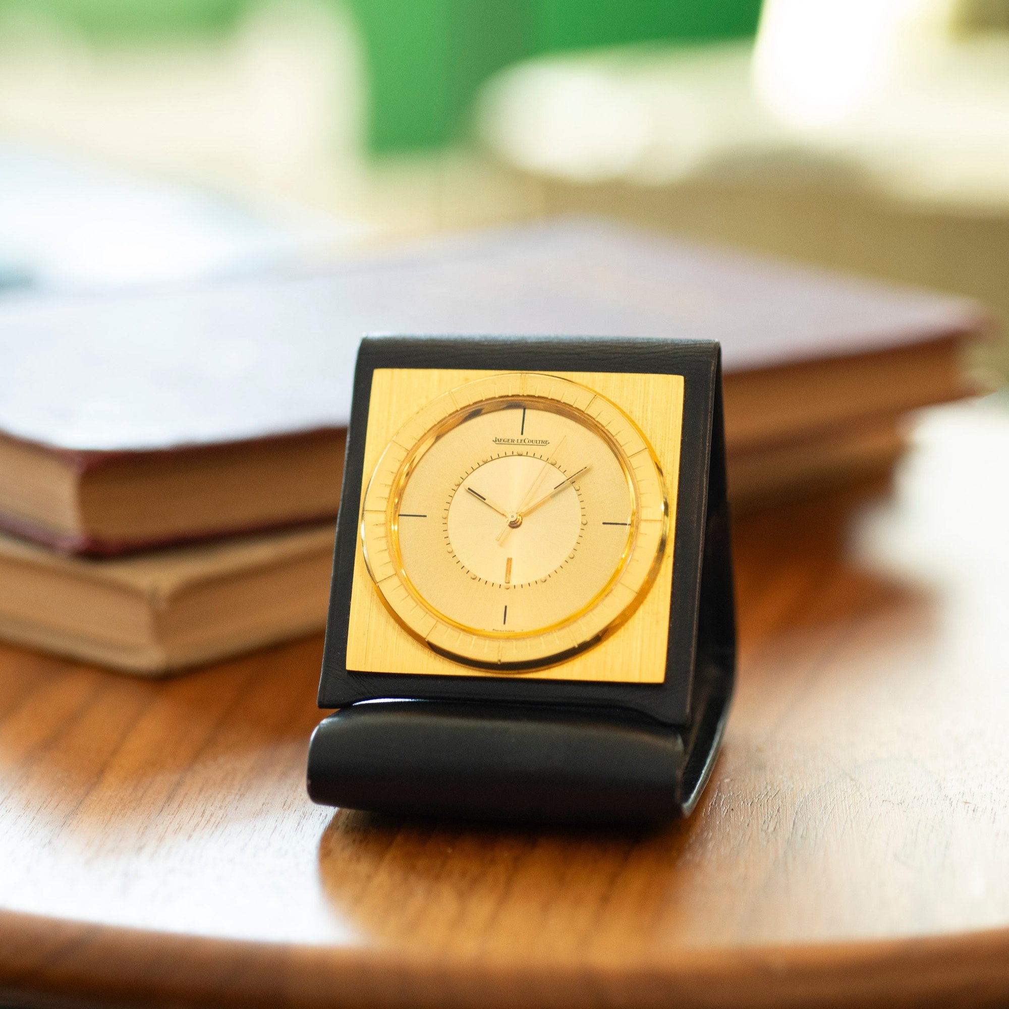 تصویر منبع؛ ساعت مسافرتی زنگدار Jaeger-LeCoultre Memovox دهه ۱۹۶۰