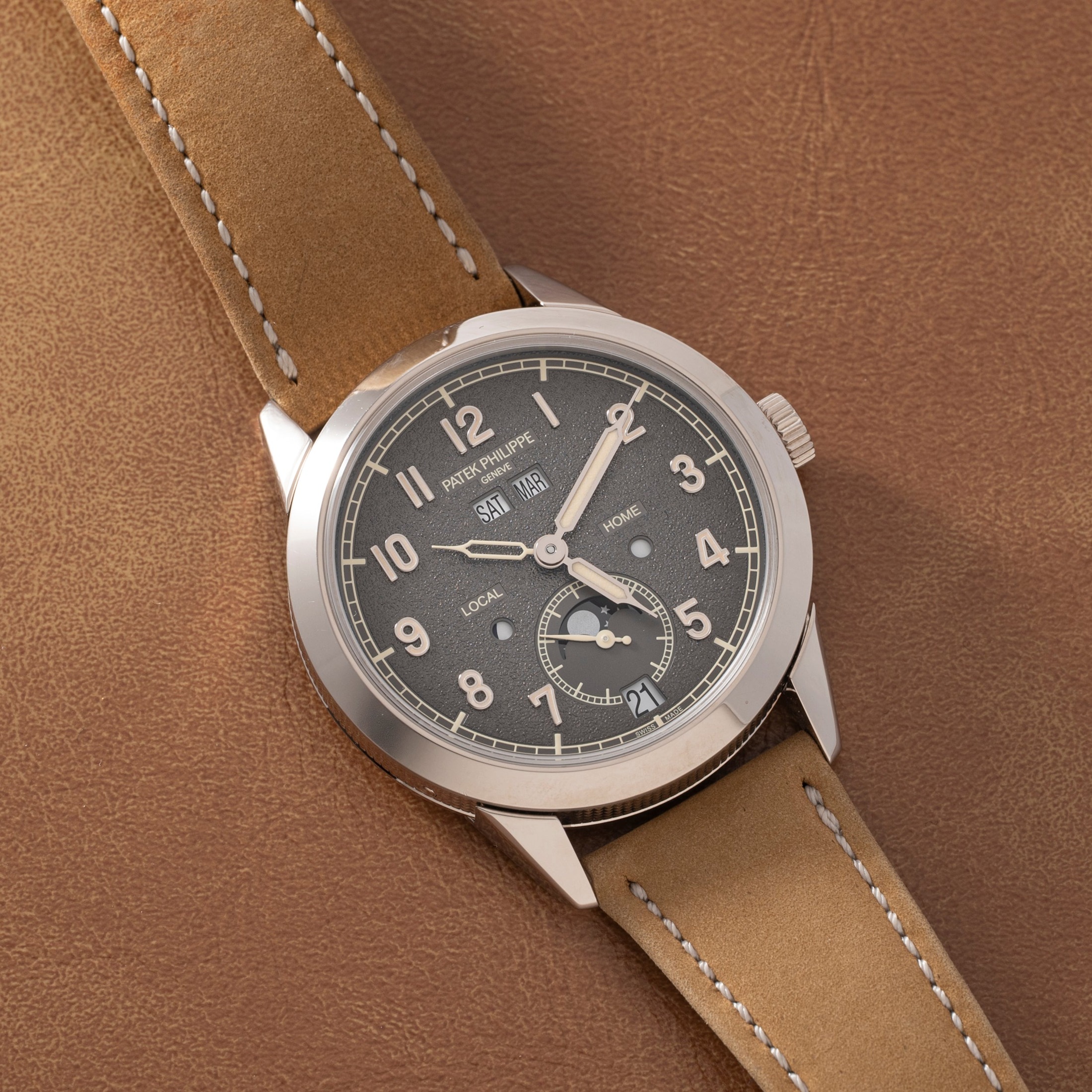 تصویر منبع؛ ساعت Patek Philippe Annual Calendar Travel Time مدل 5326G-001